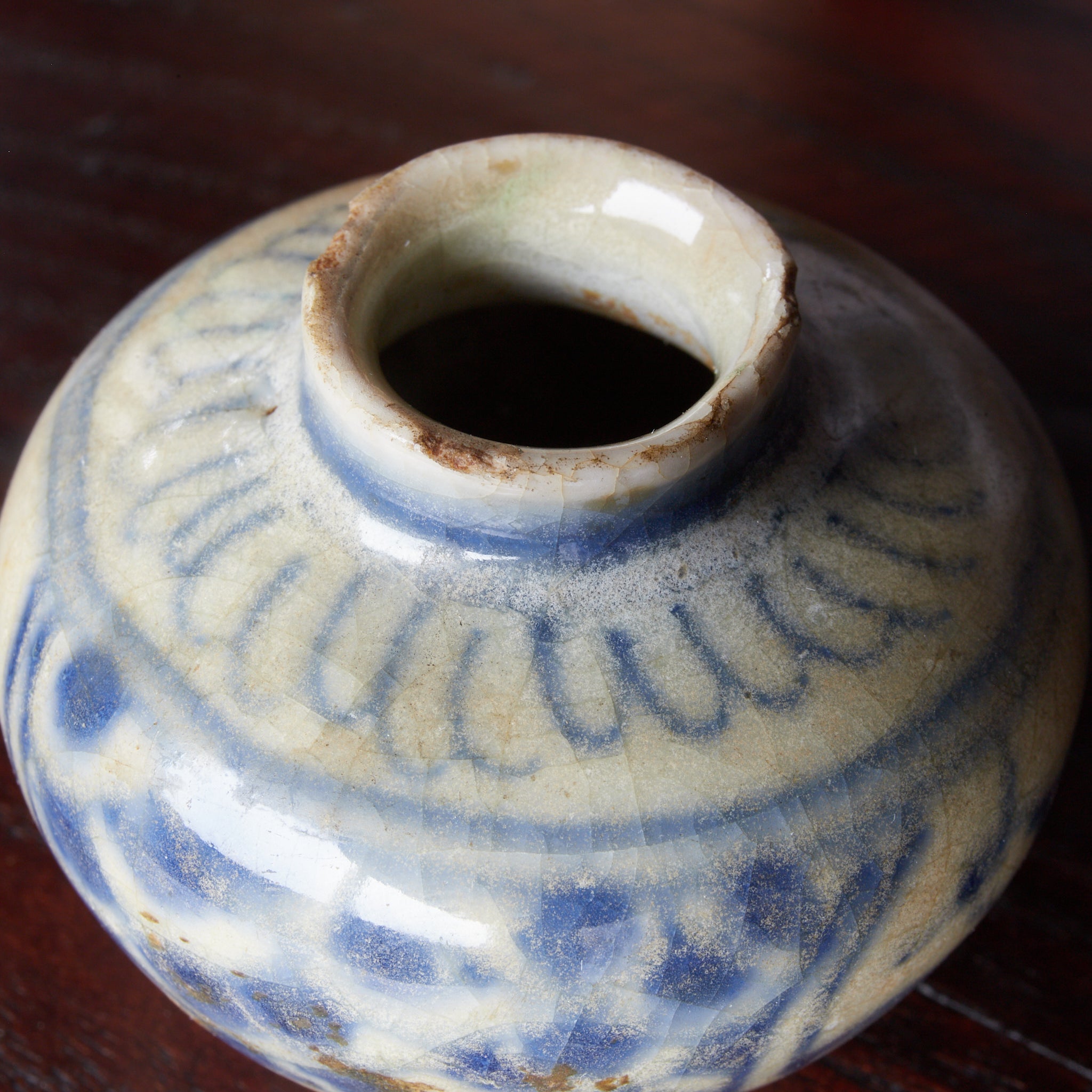 明代 古染付 魚文小壺 木箱付（1368–1644CE） | 入蘆花（ロカニイル）