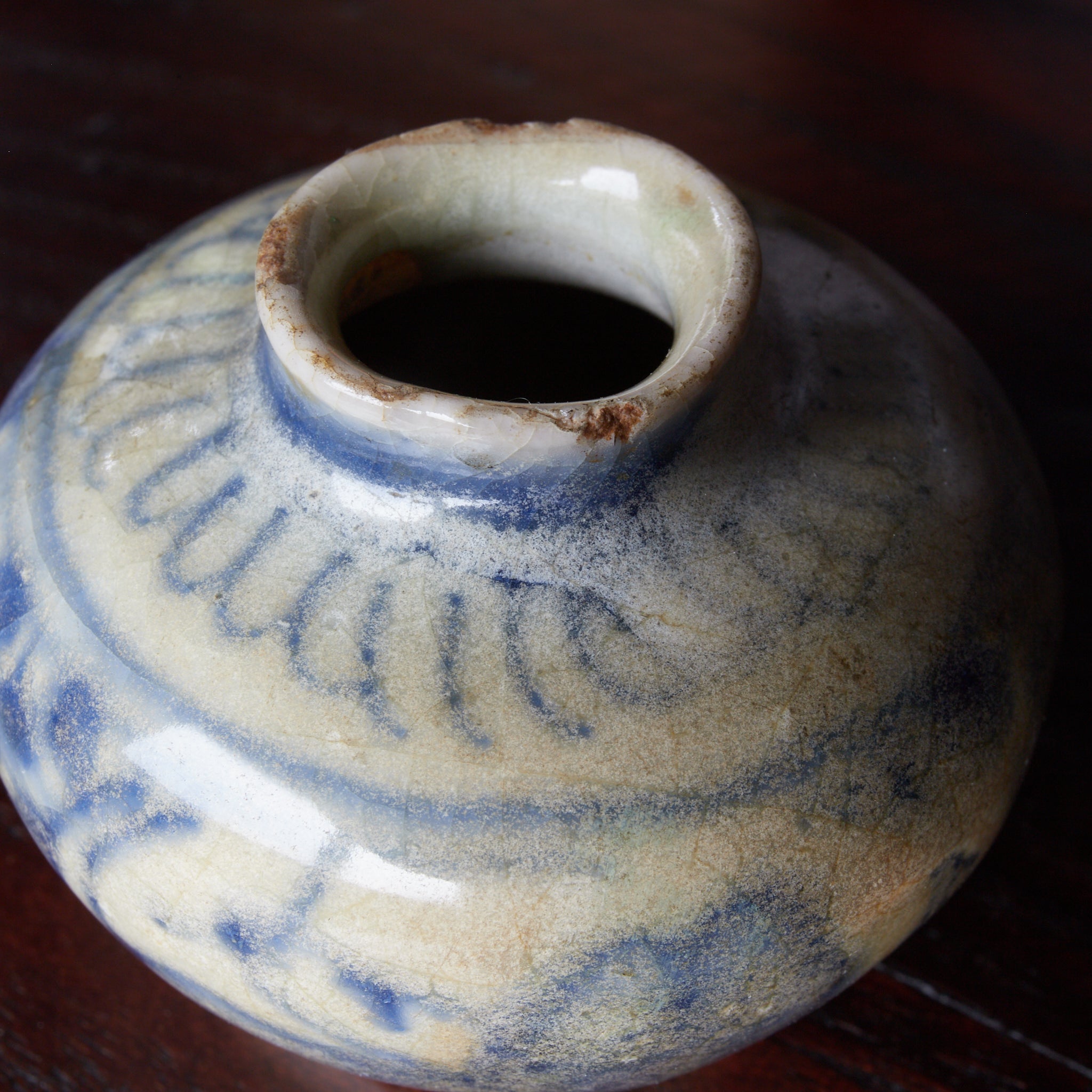 明代 古染付 魚文小壺 木箱付（1368–1644CE） | 入蘆花（ロカニイル）