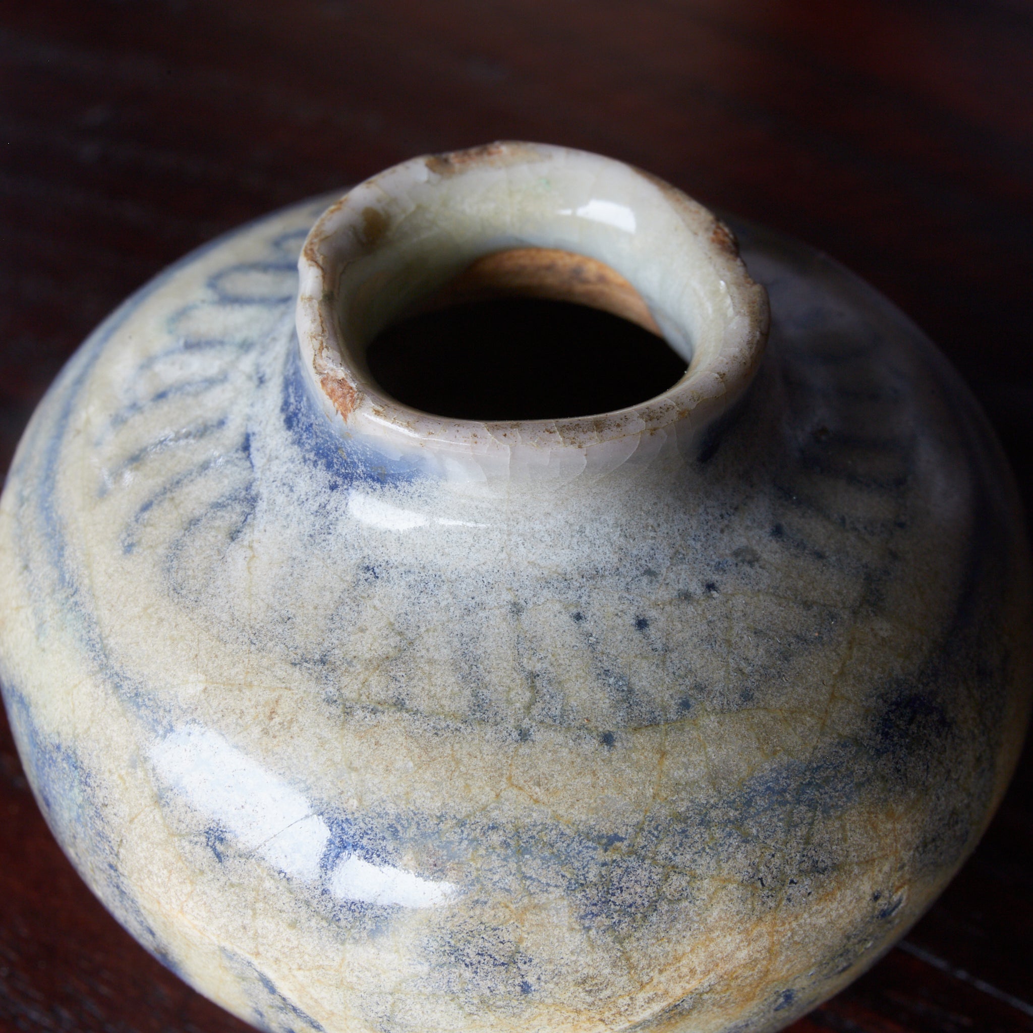 明代 古染付 魚文小壺 木箱付（1368–1644CE） | 入蘆花（ロカニイル）