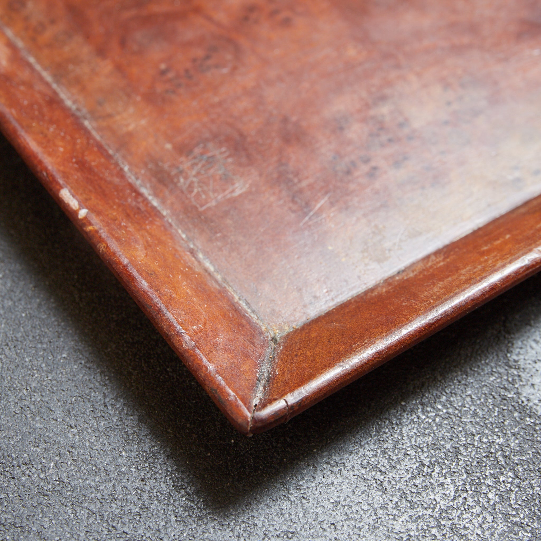 BANDEJA DE TÉ RECTANGULAR DE MADERA DE KARAKI CON VETA NUDOSA