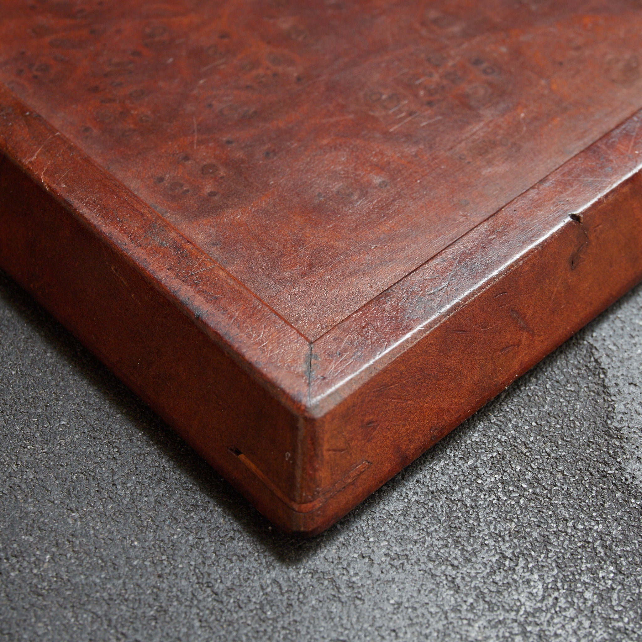 BANDEJA DE TÉ RECTANGULAR DE MADERA DE KARAKI CON VETA NUDOSA
