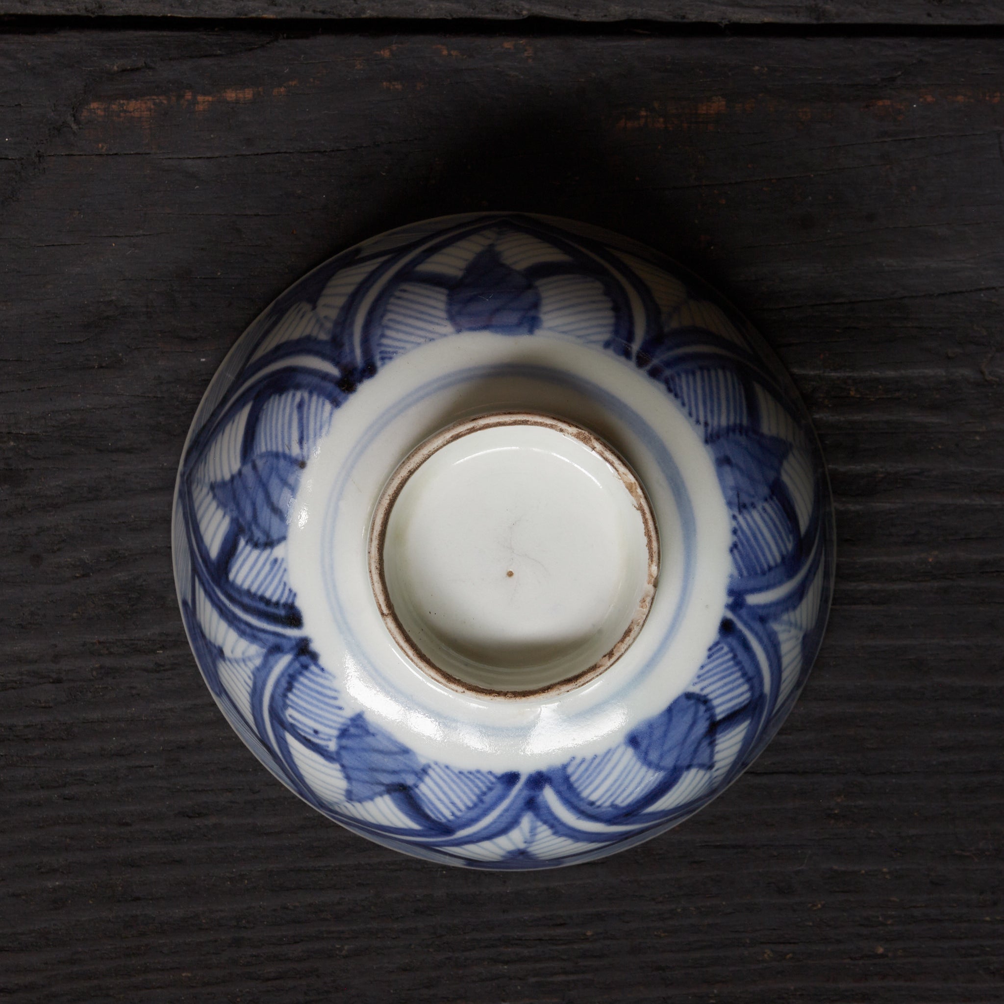 LIDDED TEA BOWL, Ko-Imari, with underglaze blue connected leaf design, set of 10, Edo Period（1603–1867CE）