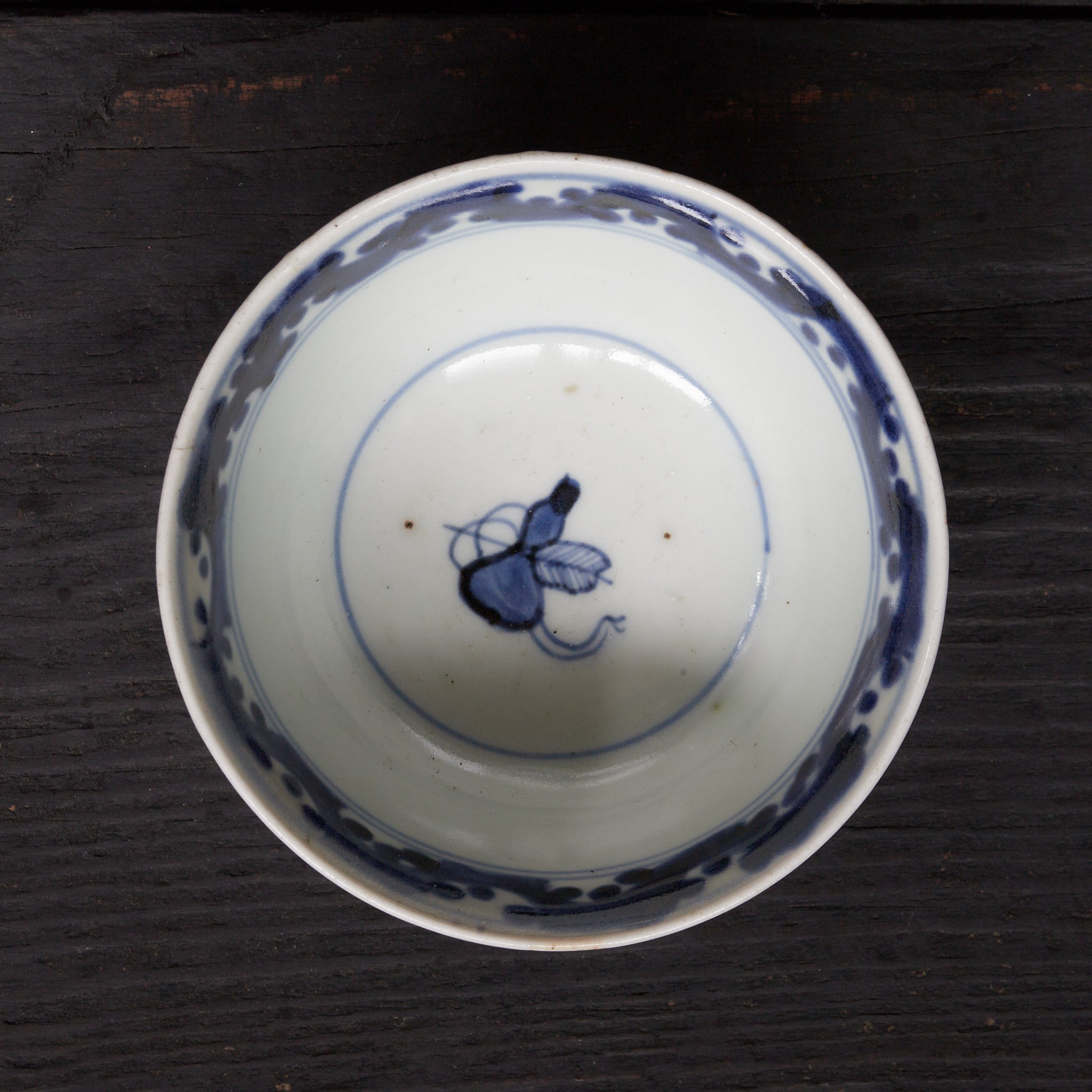 LIDDED TEA BOWL, Ko-Imari, with underglaze blue connected leaf design, set of 10, Edo Period（1603–1867CE）