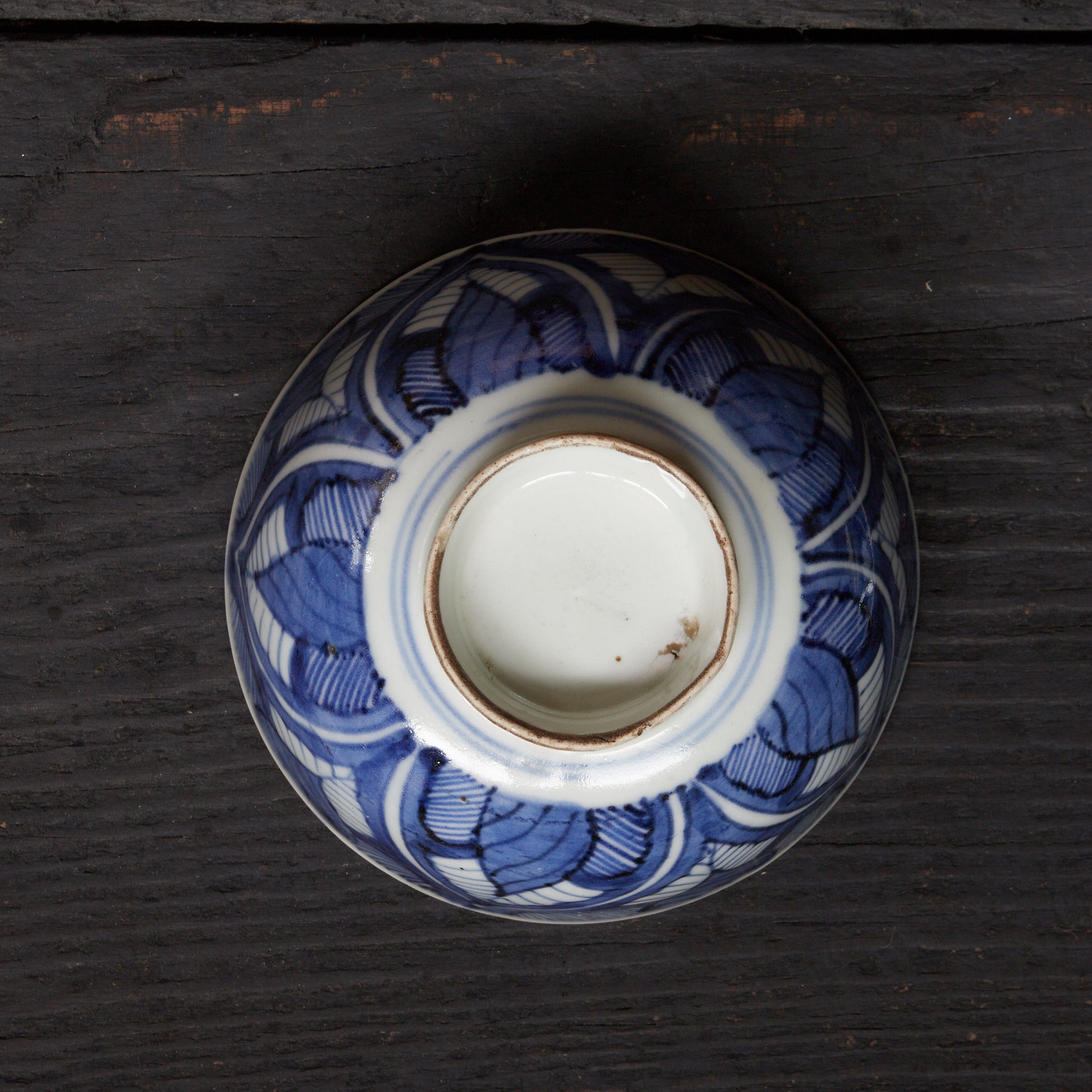 LIDDED TEA BOWL, Ko-Imari, with underglaze blue connected leaf design, set of 10, Edo Period（1603–1867CE）