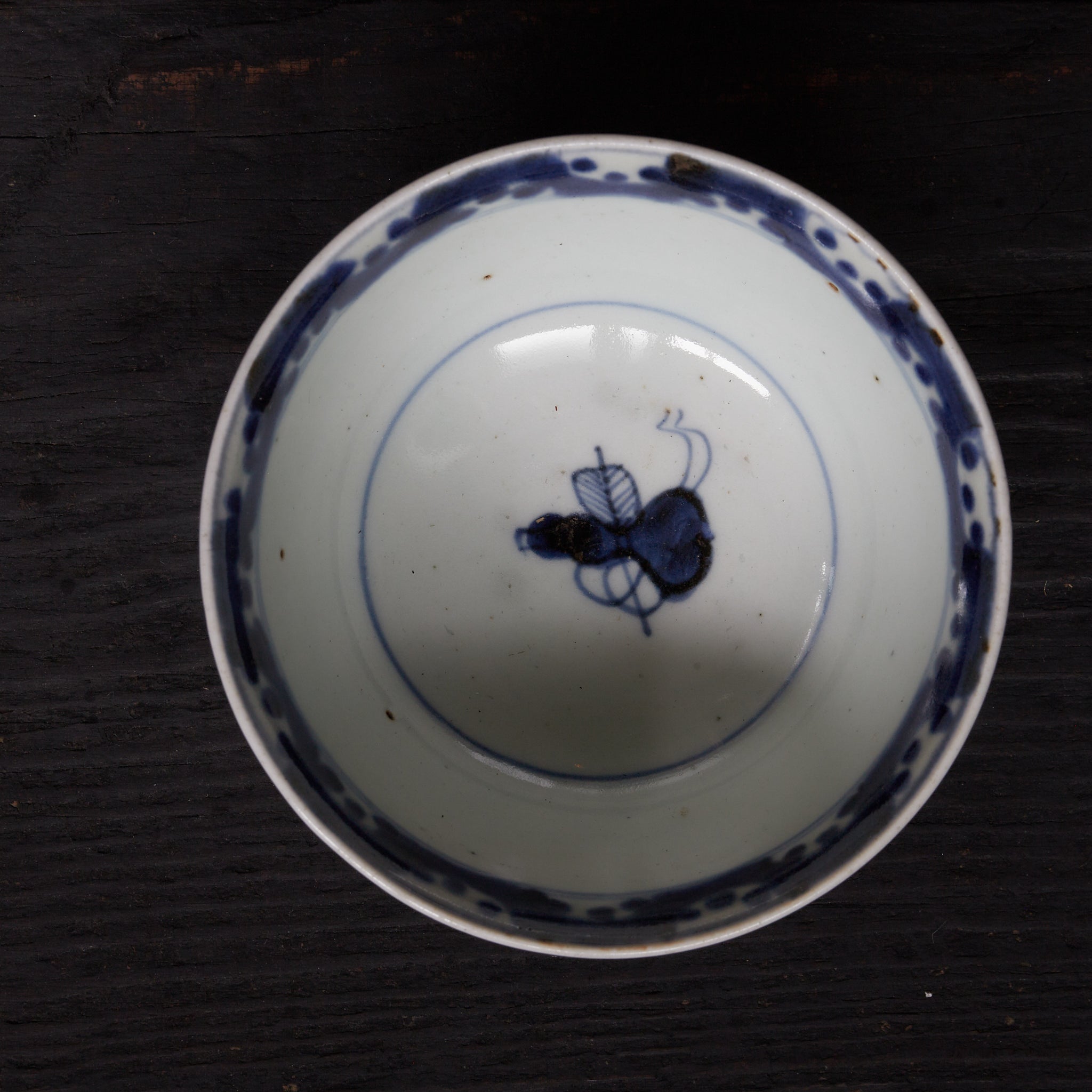 LIDDED TEA BOWL, Ko-Imari, with underglaze blue connected leaf design, set of 10, Edo Period（1603–1867CE）