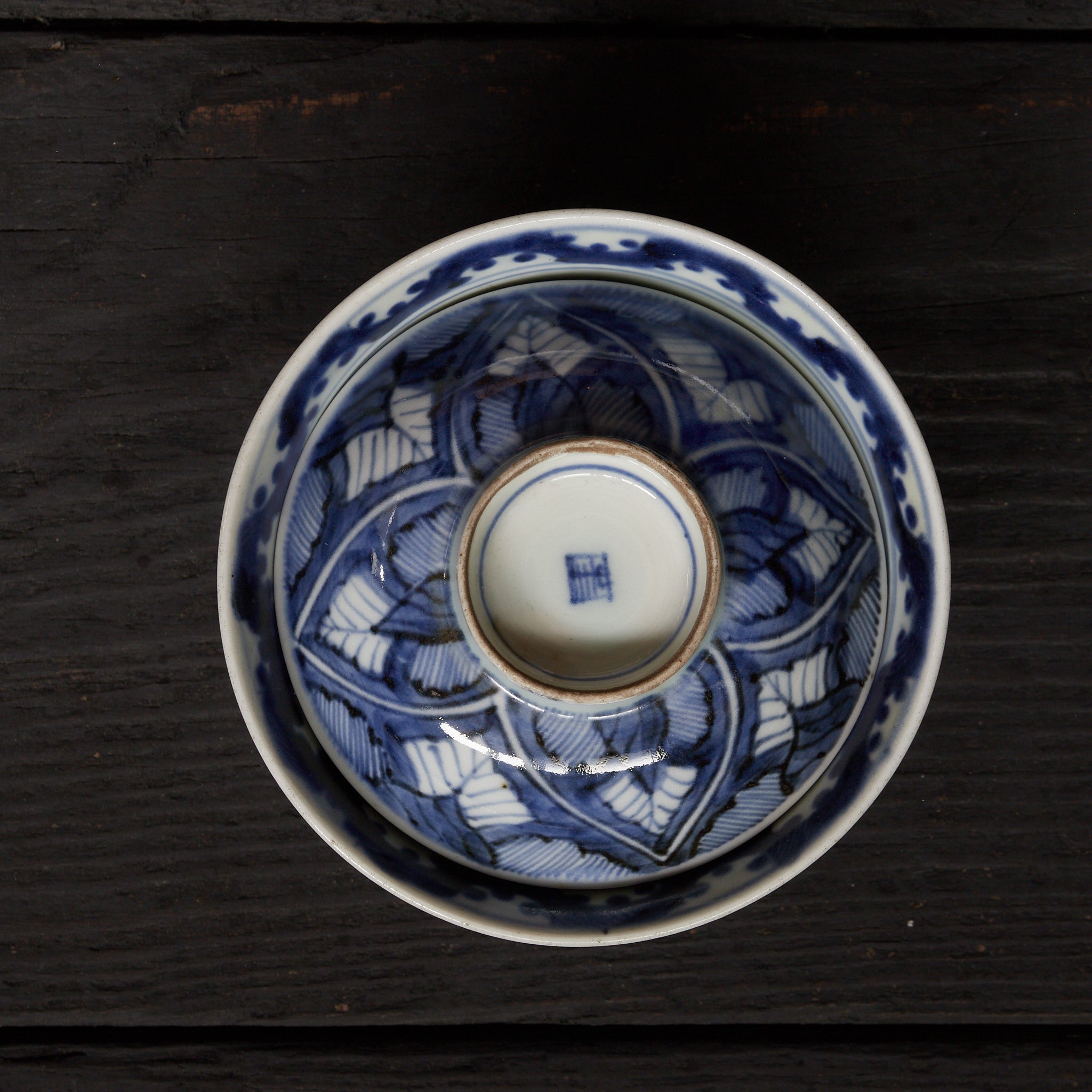 LIDDED TEA BOWL, Ko-Imari, with underglaze blue connected leaf design, set of 10, Edo Period（1603–1867CE）