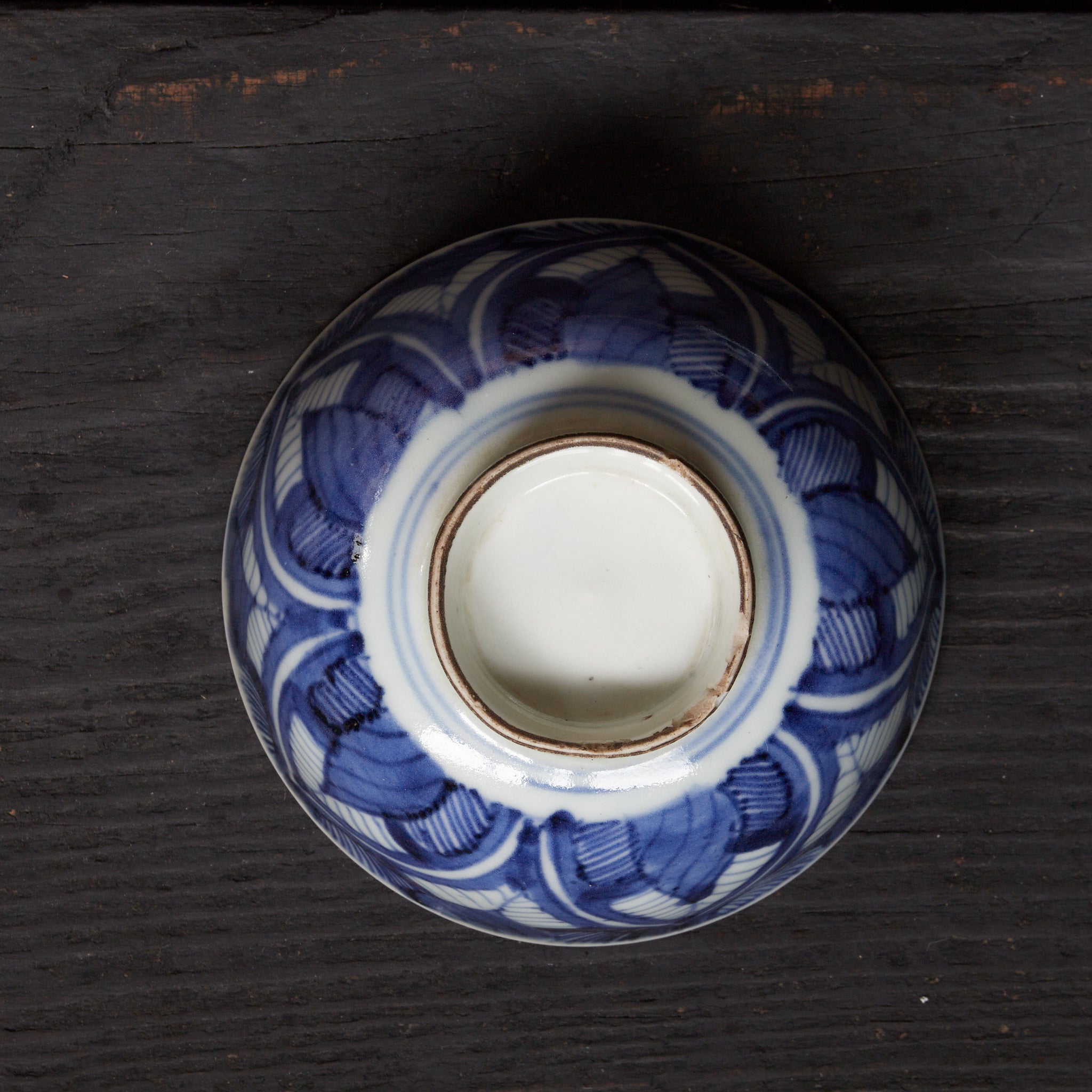 LIDDED TEA BOWL, Ko-Imari, with underglaze blue connected leaf design, set of 10, Edo Period（1603–1867CE）