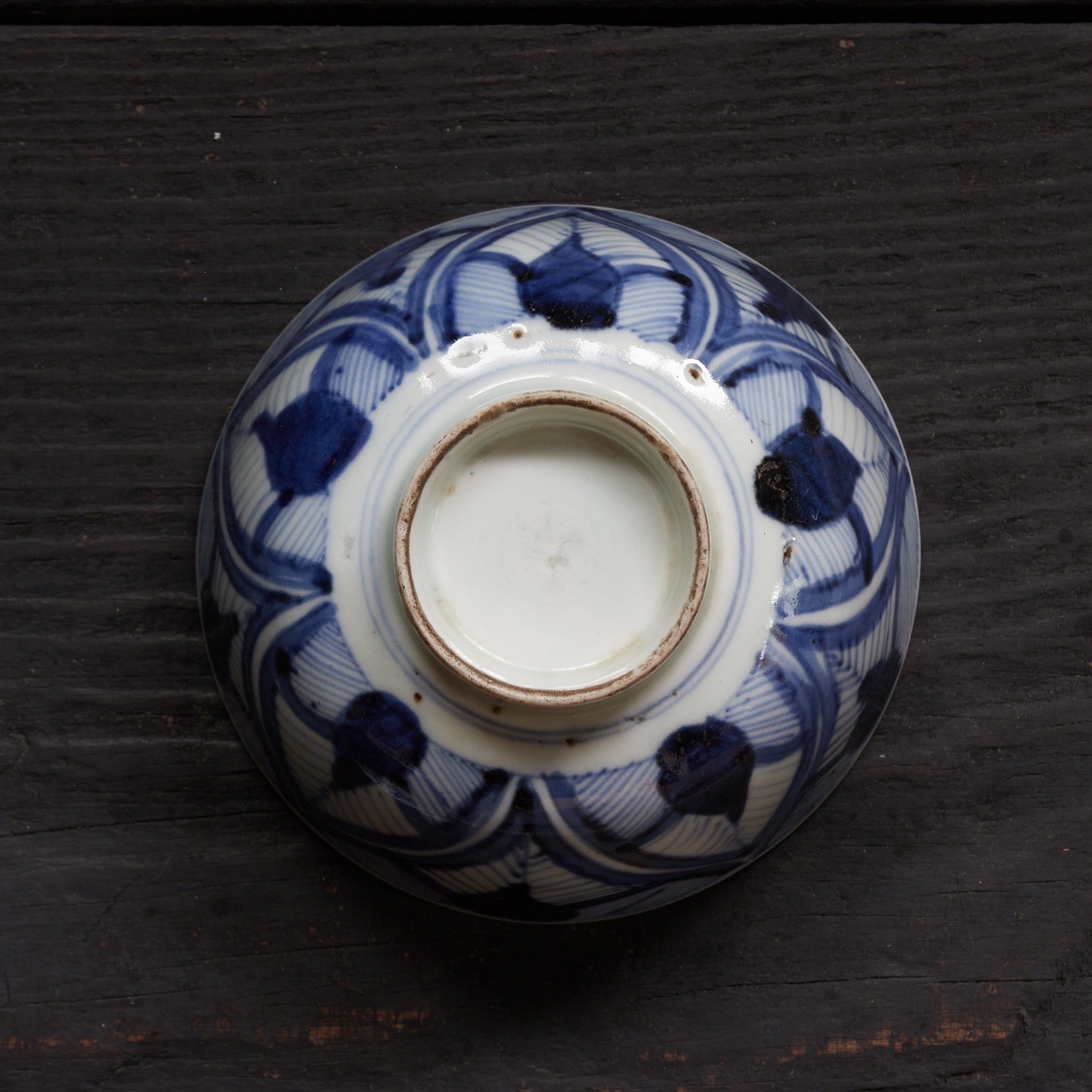 LIDDED TEA BOWL, Ko-Imari, with underglaze blue connected leaf design, set of 10, Edo Period（1603–1867CE）