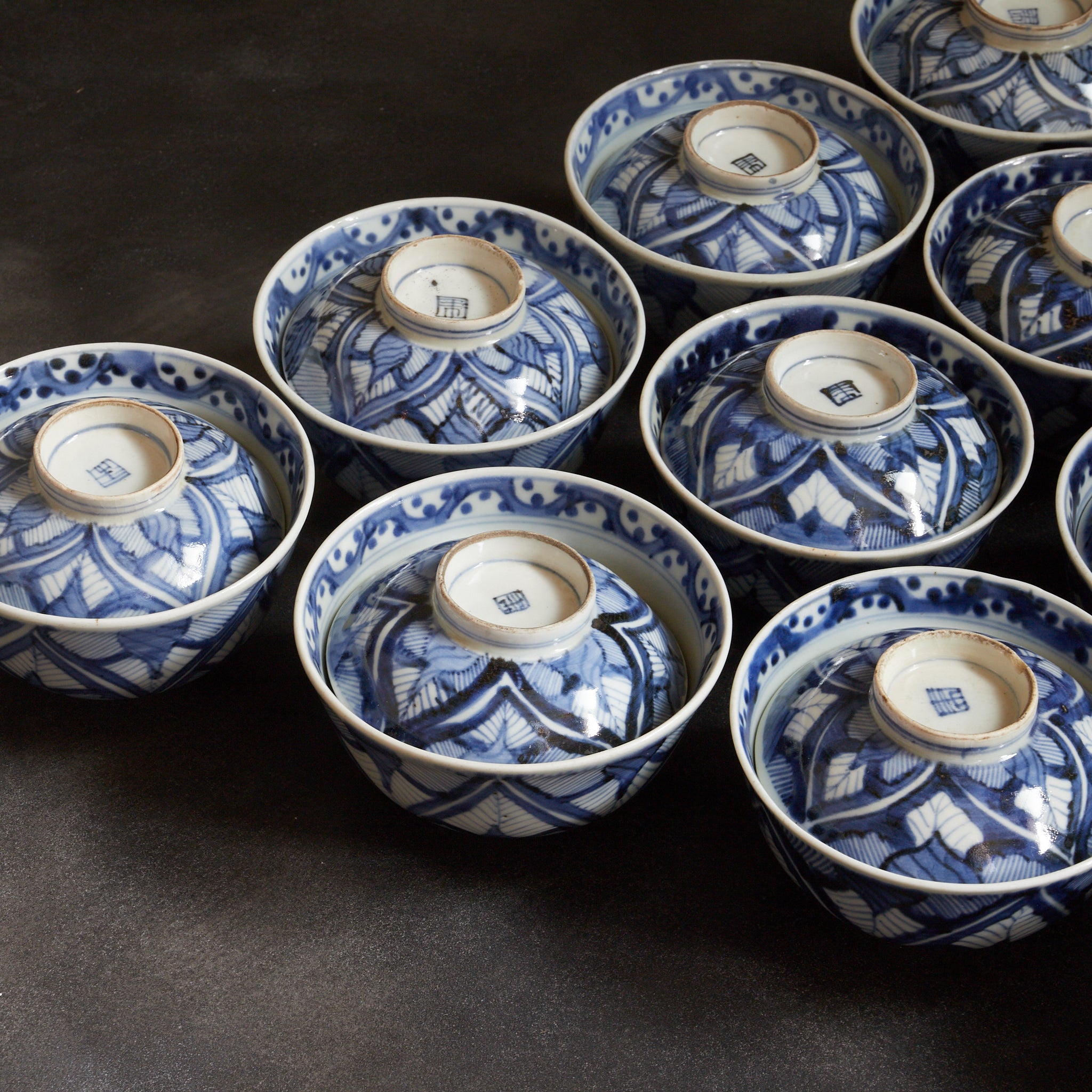 LIDDED TEA BOWL, Ko-Imari, with underglaze blue connected leaf design, set of 10, Edo Period（1603–1867CE）