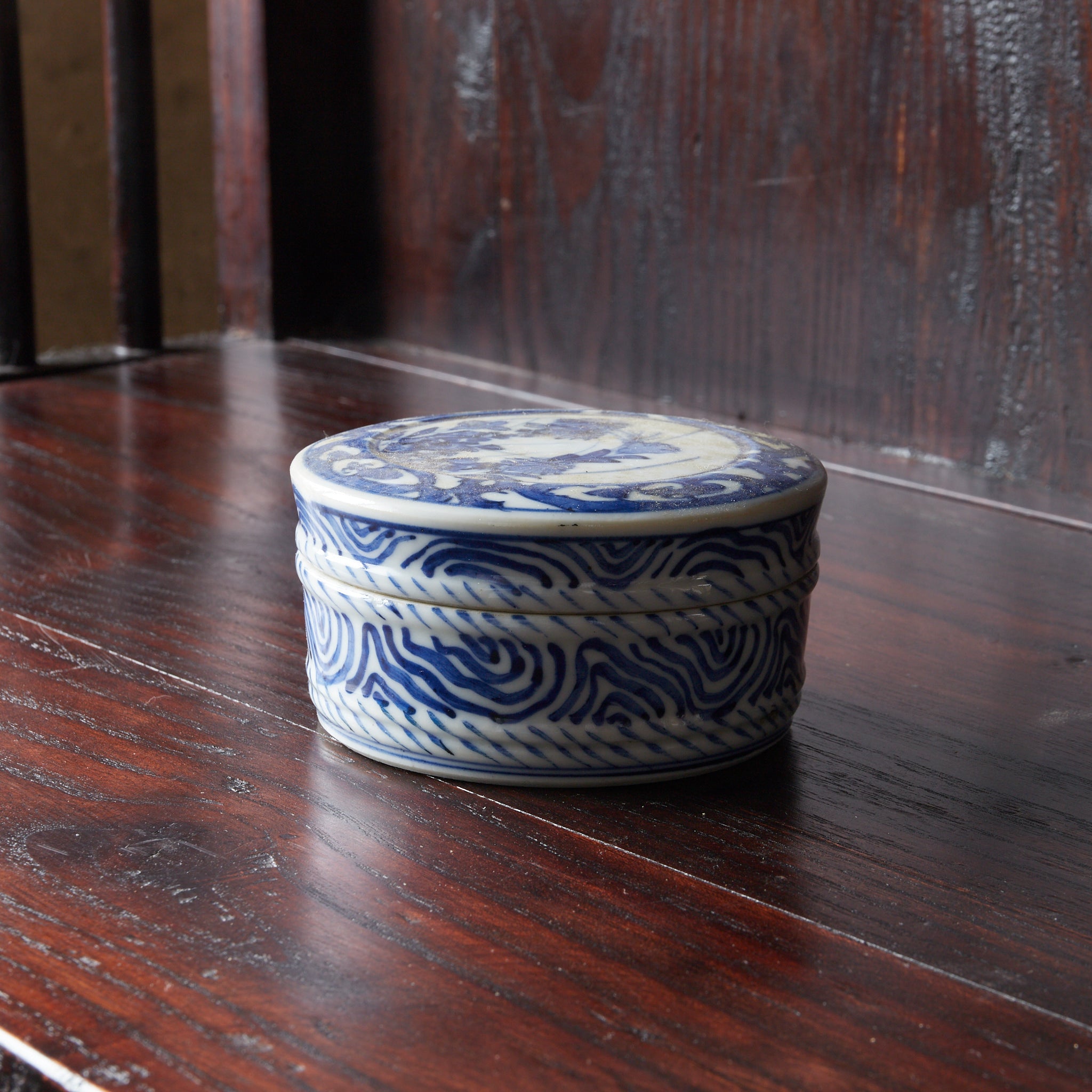 江戸時代中期・古伊万里　食籠・蓋物　染付牡丹柄　茶道具　菓子入れ　時代物・骨董 江戸–明治時代 古伊万里 染付草花文菓子器（1603–1912CE） | 入蘆花