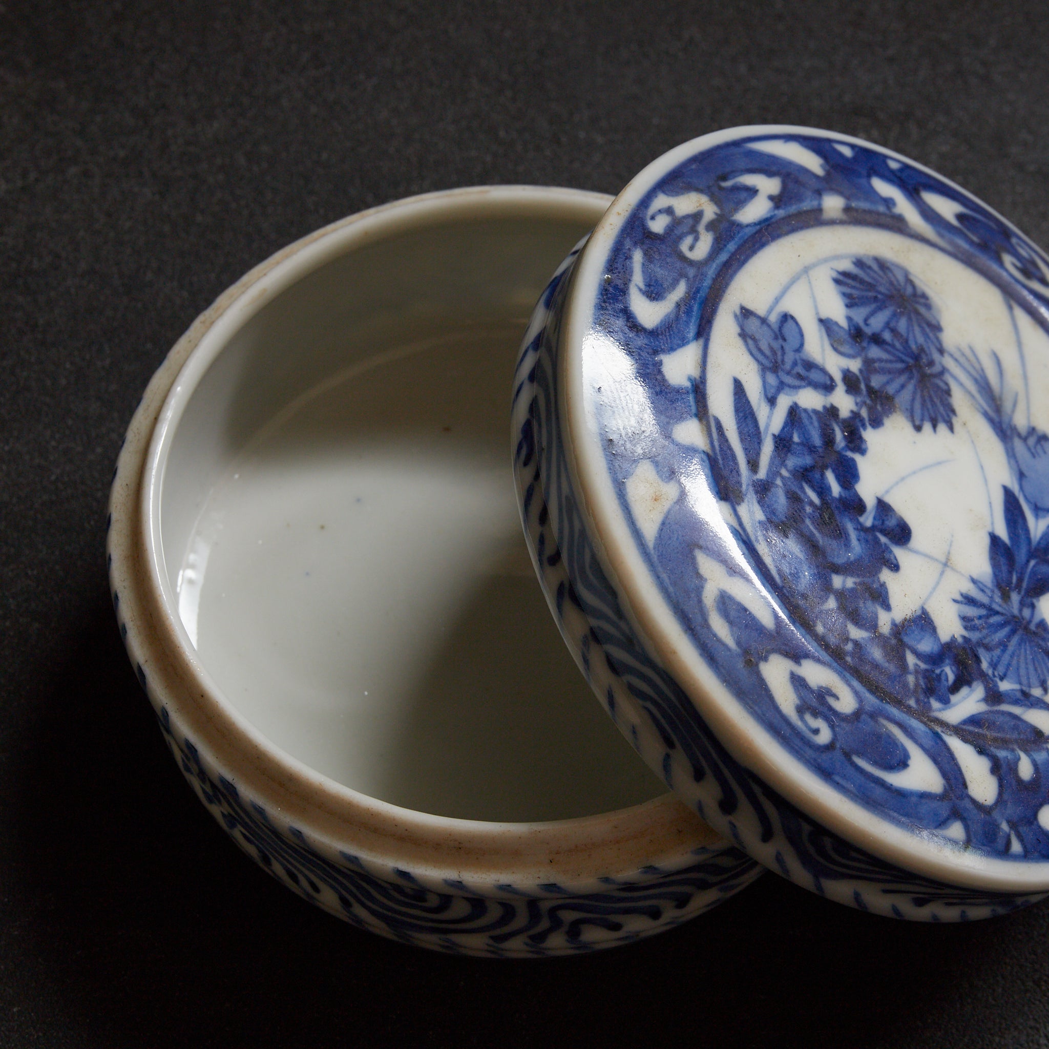 江戸–明治時代 古伊万里 染付草花文菓子器（1603–1912CE） | 入蘆花