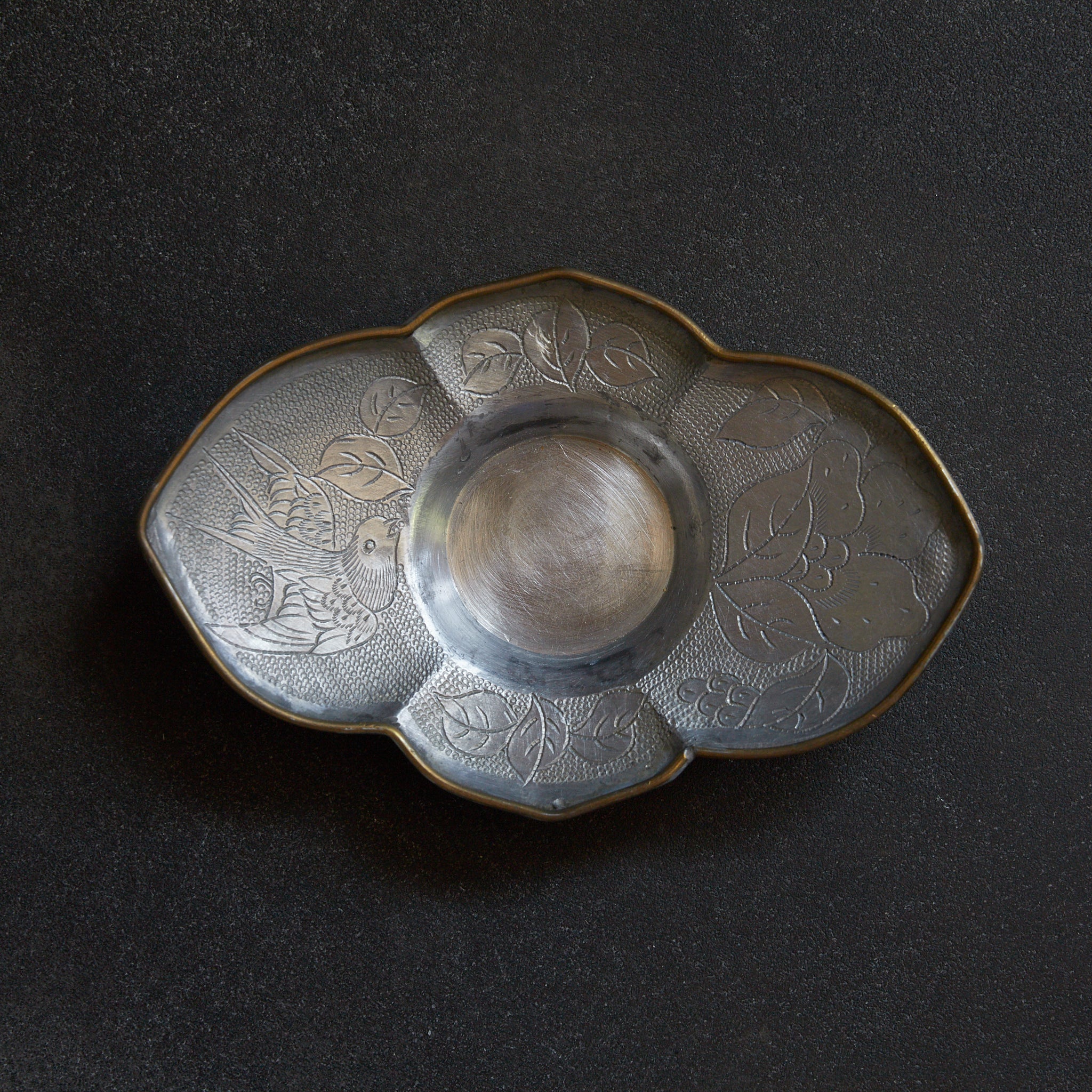 OLD LOBED-FLOWER-SHAPED TIN TEA SAUCER, marked Qianlong nian zhi, copper-covered, With box, set of 5, Qing Dynasty（1616–1911CE）
