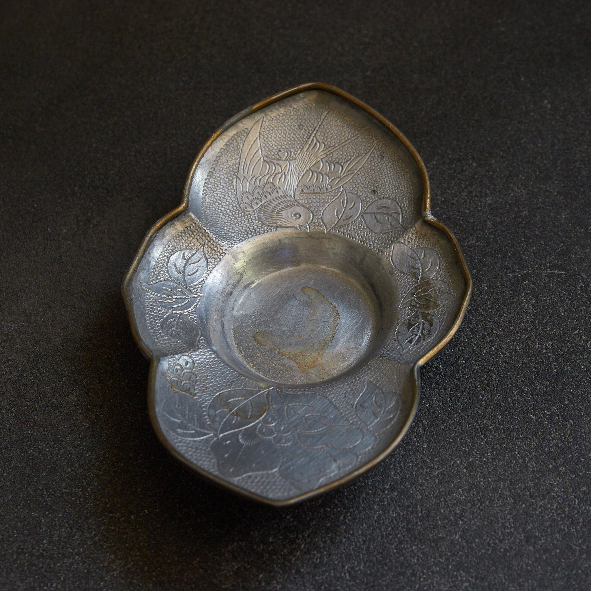 OLD LOBED-FLOWER-SHAPED TIN TEA SAUCER, marked Qianlong nian zhi, copper-covered, With box, set of 5, Qing Dynasty（1616–1911CE）