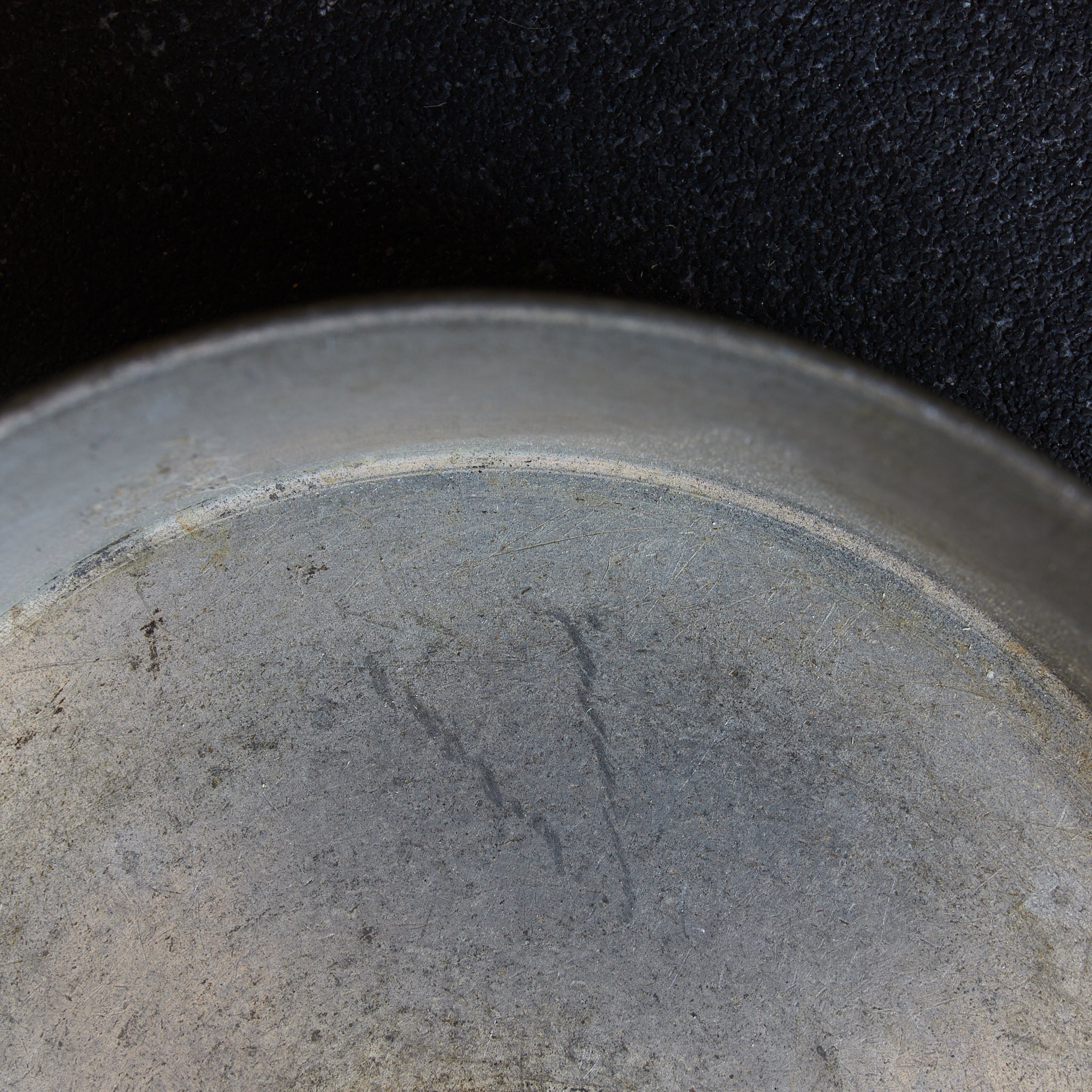 SOPORTE PARA TETERA REDONDO DE ESTAÑO VIEJO, Eishōdō zō, Dinastía Qing（1616–1911 d. C.）
