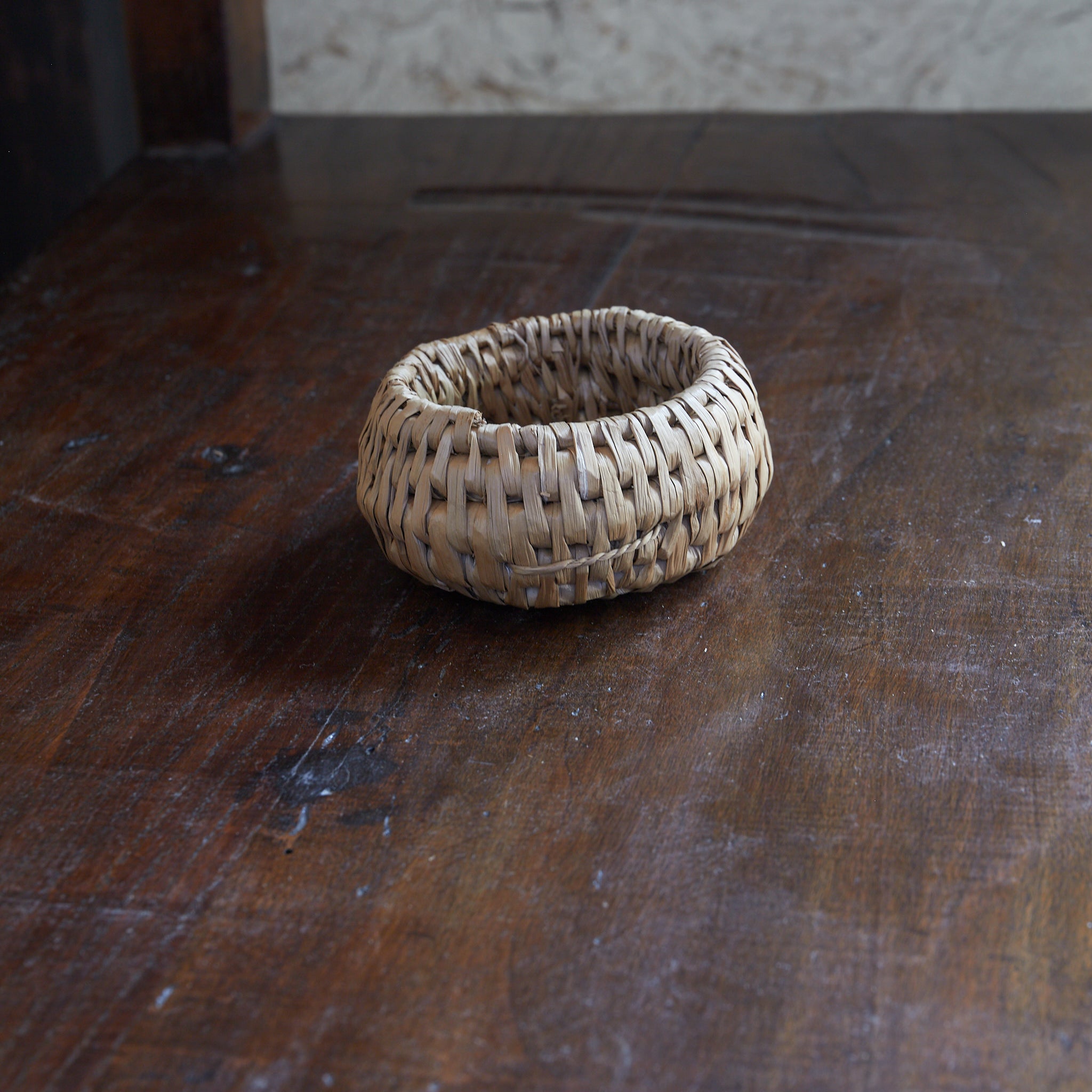 SOPORTE PARA TETERA DE PAJA, Trenzado, Período Showa（1926–1989 d. C.）