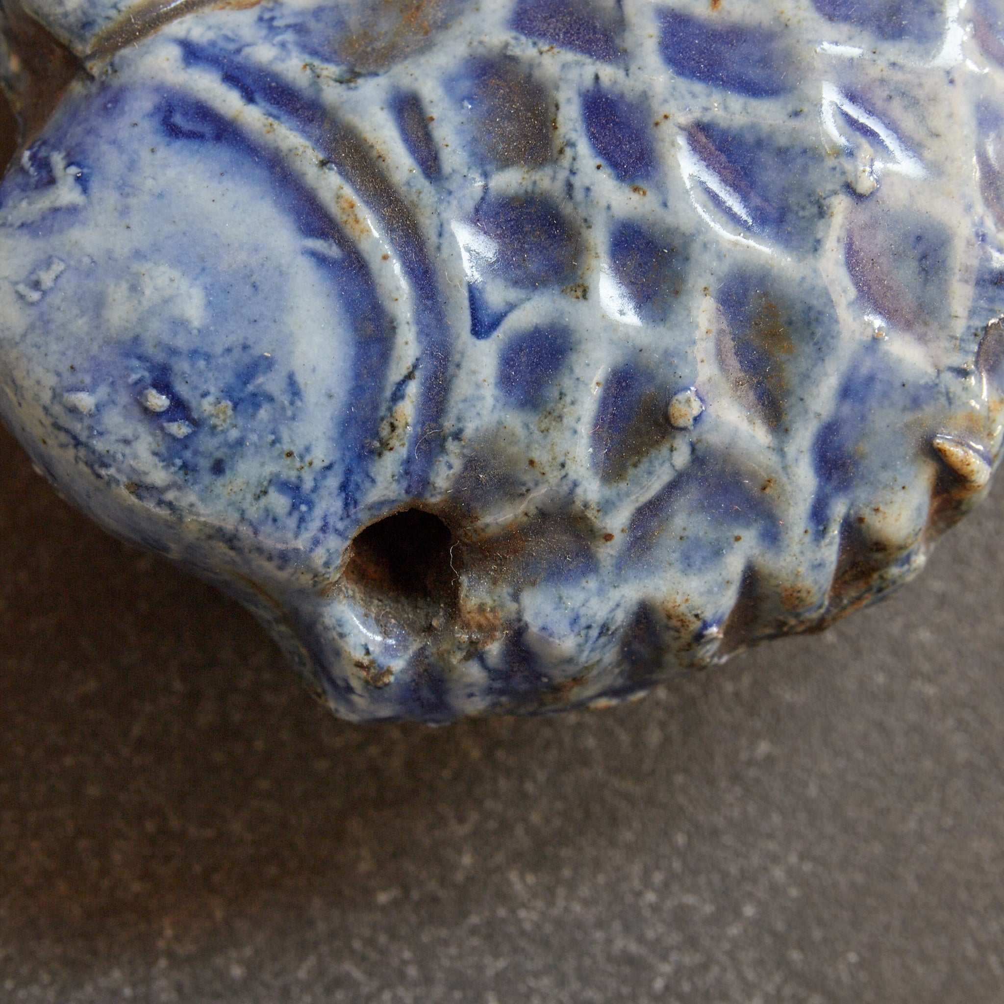 KOI-FÖRMIG WASSERTROPFER, Lapislazuli-glasiert, Joseon-Dynastie（1392–1897 n. Chr.）