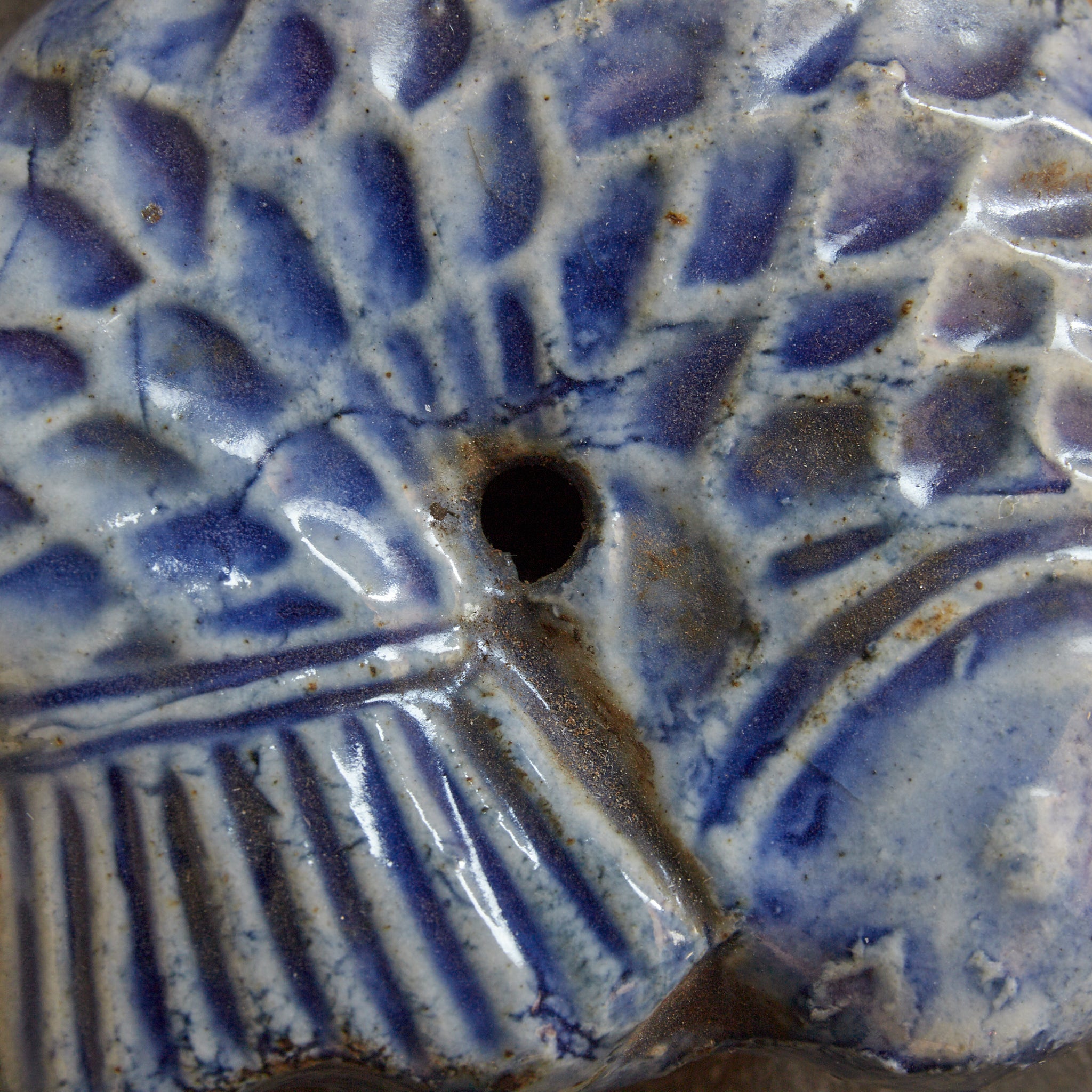 KOI-FÖRMIG WASSERTROPFER, Lapislazuli-glasiert, Joseon-Dynastie（1392–1897 n. Chr.）