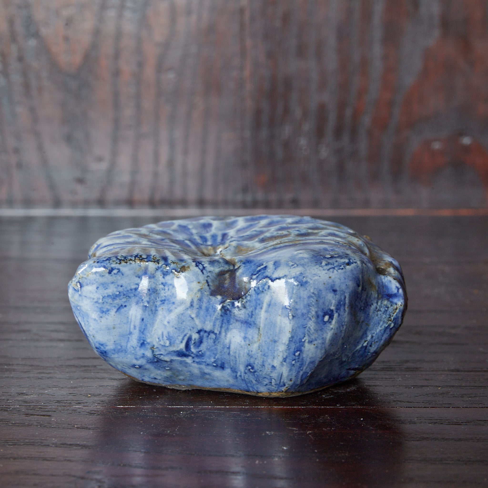 李朝 瑠璃釉鯉形水滴（1392–1897CE） | 入蘆花（ロカニイル）