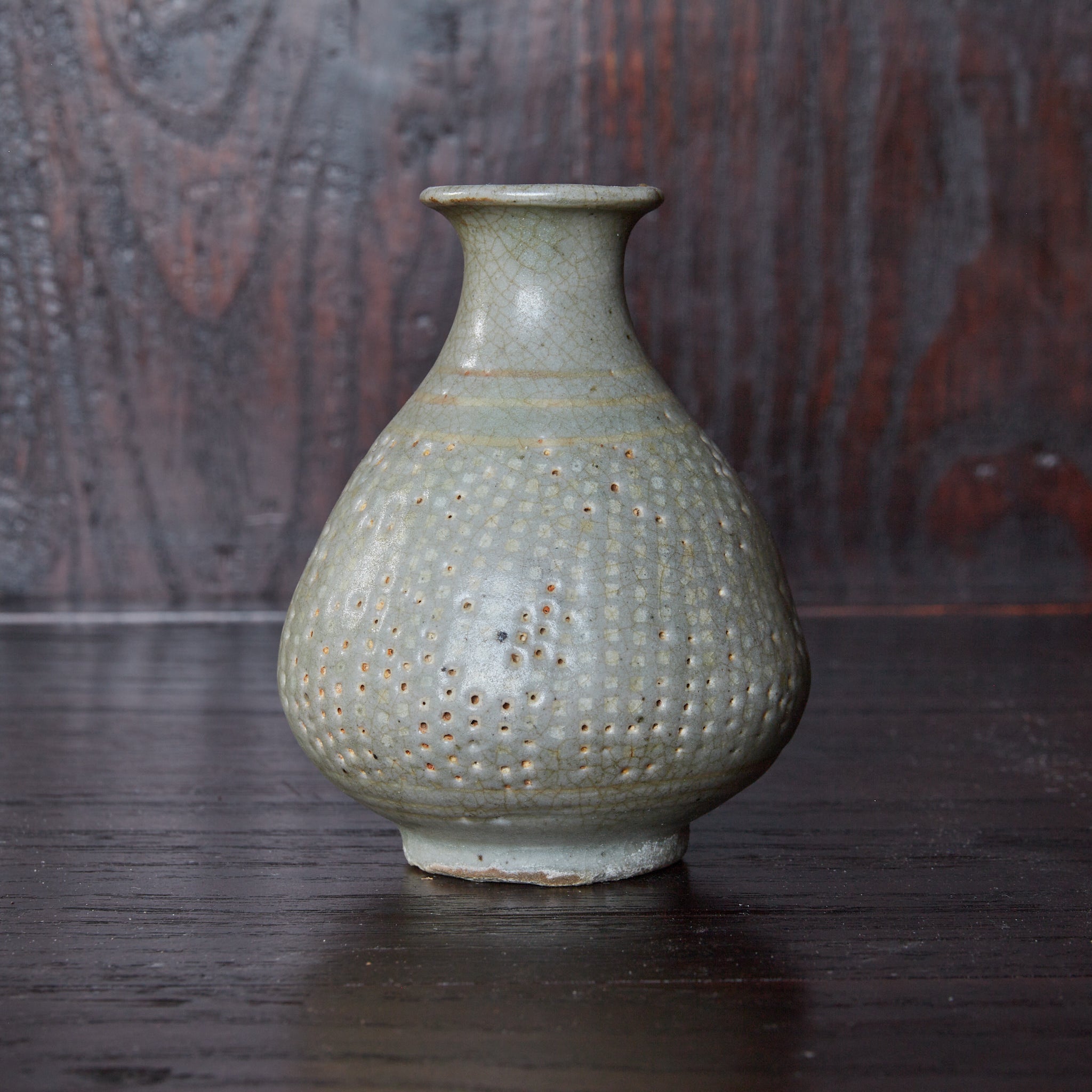 李朝 粉青白象嵌瓶 徳利（1392–1897CE） | 入蘆花（ロカニイル）