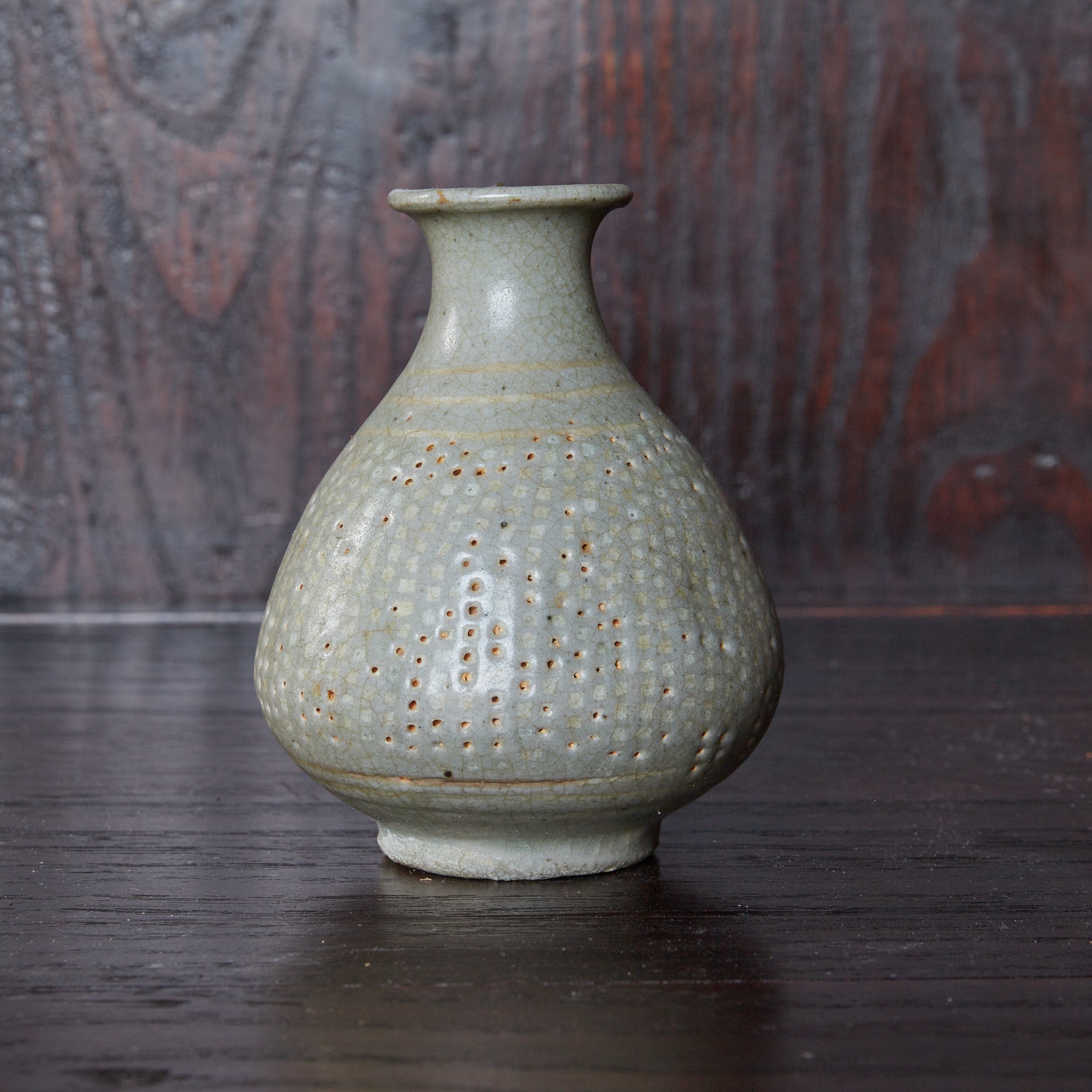 李朝 粉青白象嵌瓶 徳利（1392–1897CE） | 入蘆花（ロカニイル）