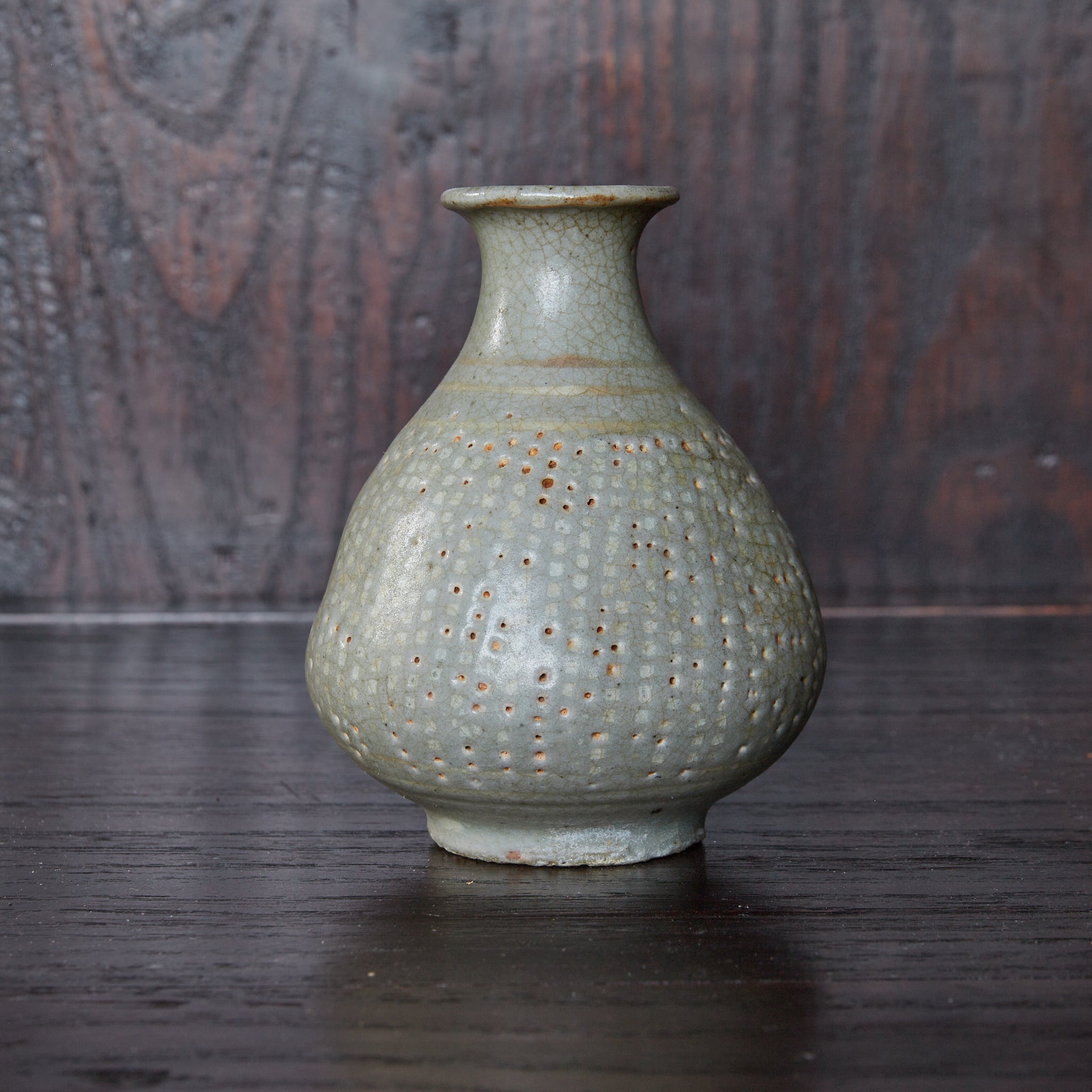 李朝 粉青白象嵌瓶 徳利（1392–1897CE） | 入蘆花（ロカニイル）