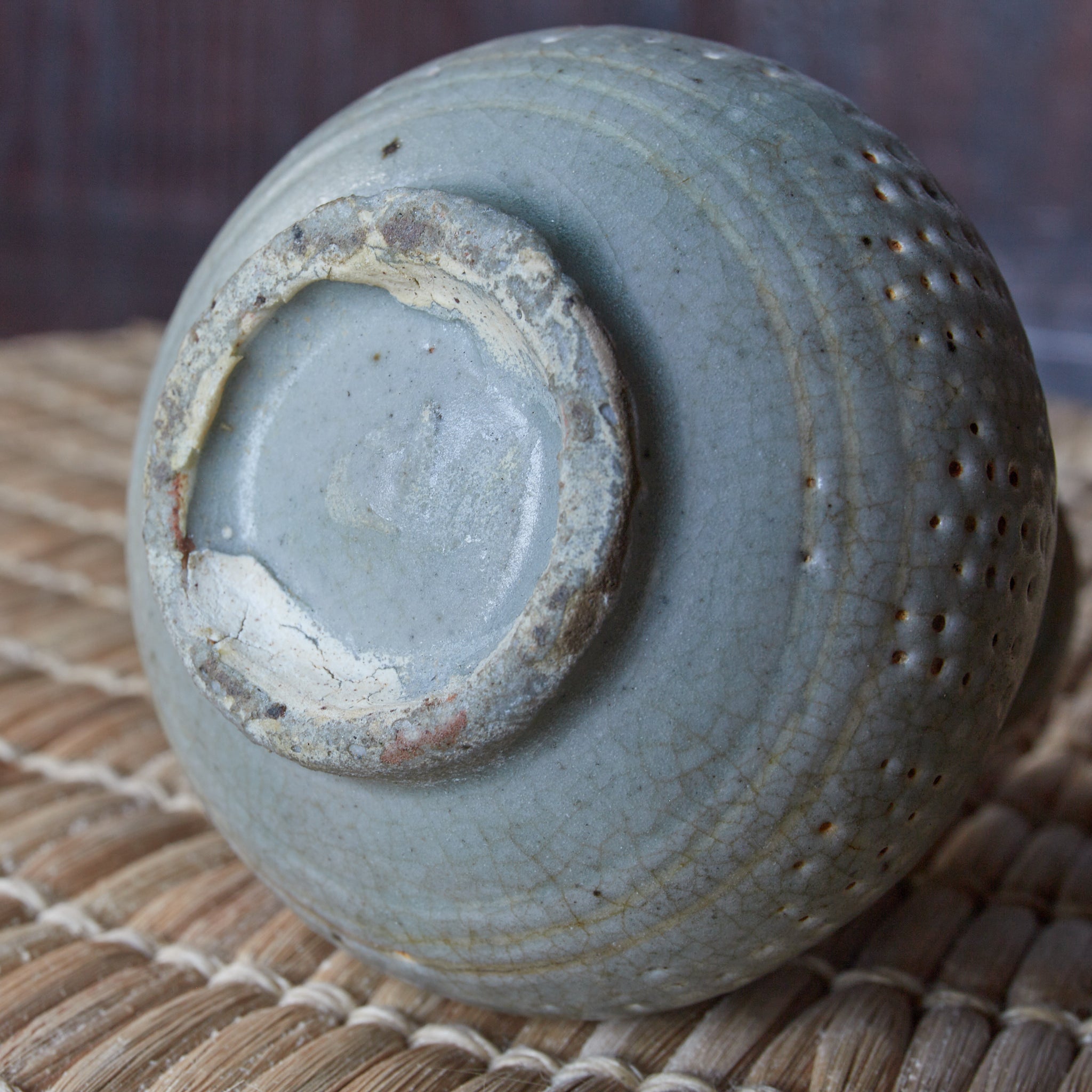 李朝 粉青白象嵌瓶 徳利（1392–1897CE） | 入蘆花（ロカニイル）