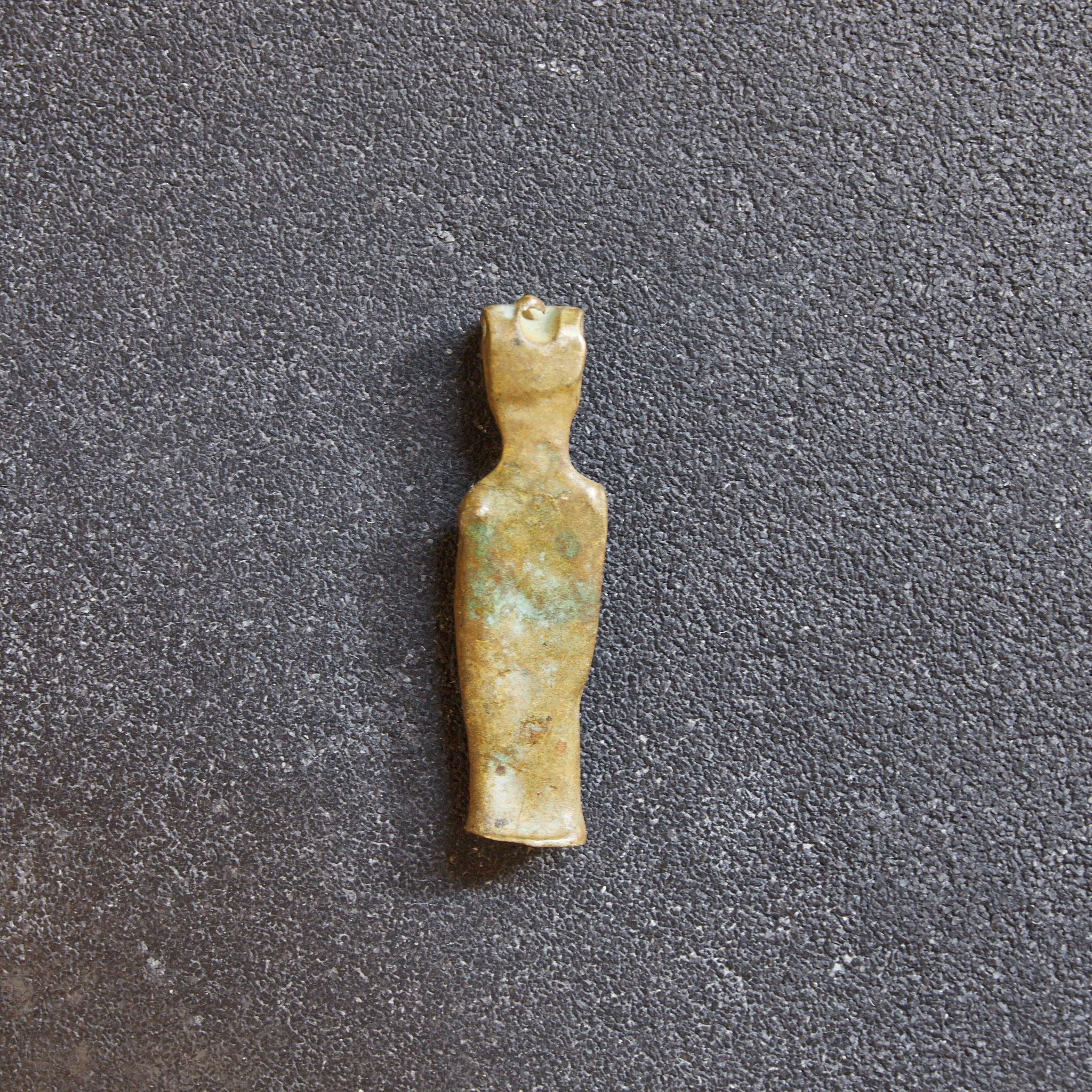 ANCIENNE STATUETTE BOUDDHIQUE MINIATURE EN CUIVRE, Période Edo–Meiji（1603–1912 apr. J.-C.）