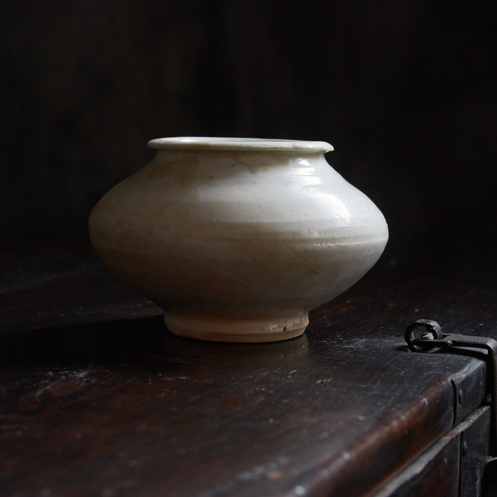 李朝 白磁壺 木箱付（1392–1897CE） | 入蘆花（ロカニイル）