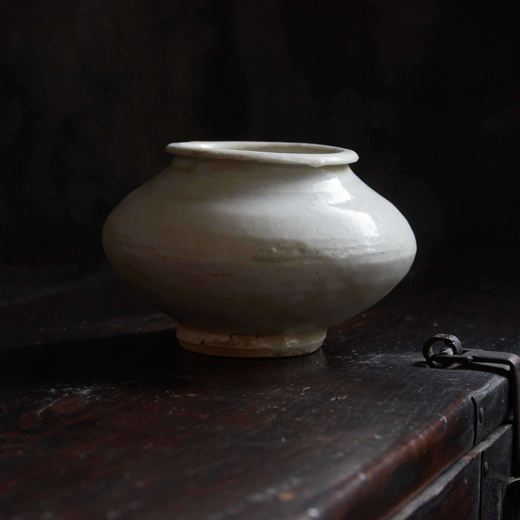 JAR, White porcelain, With wooden box, Joseon Dynasty（1392–1897CE）