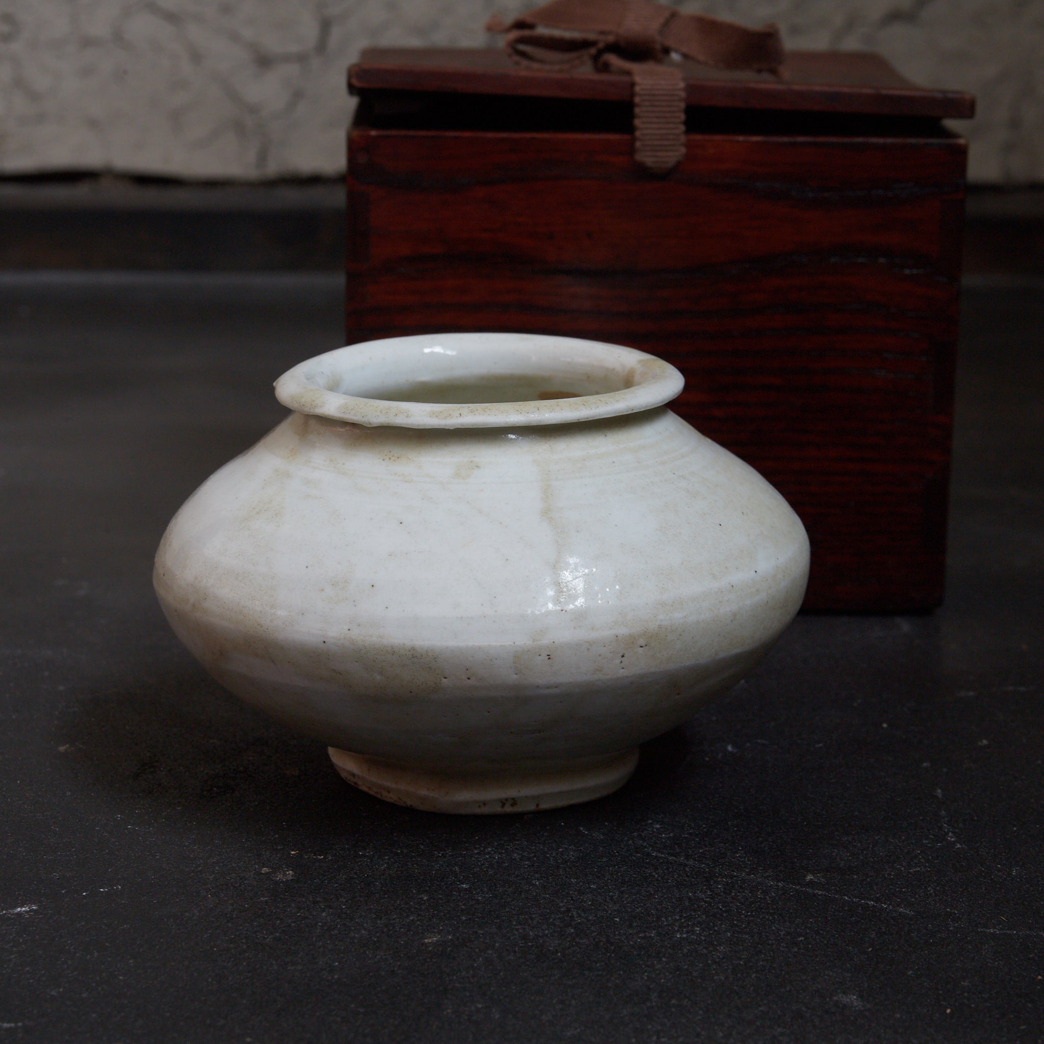 JAR, White porcelain, With wooden box, Joseon Dynasty（1392–1897CE）
