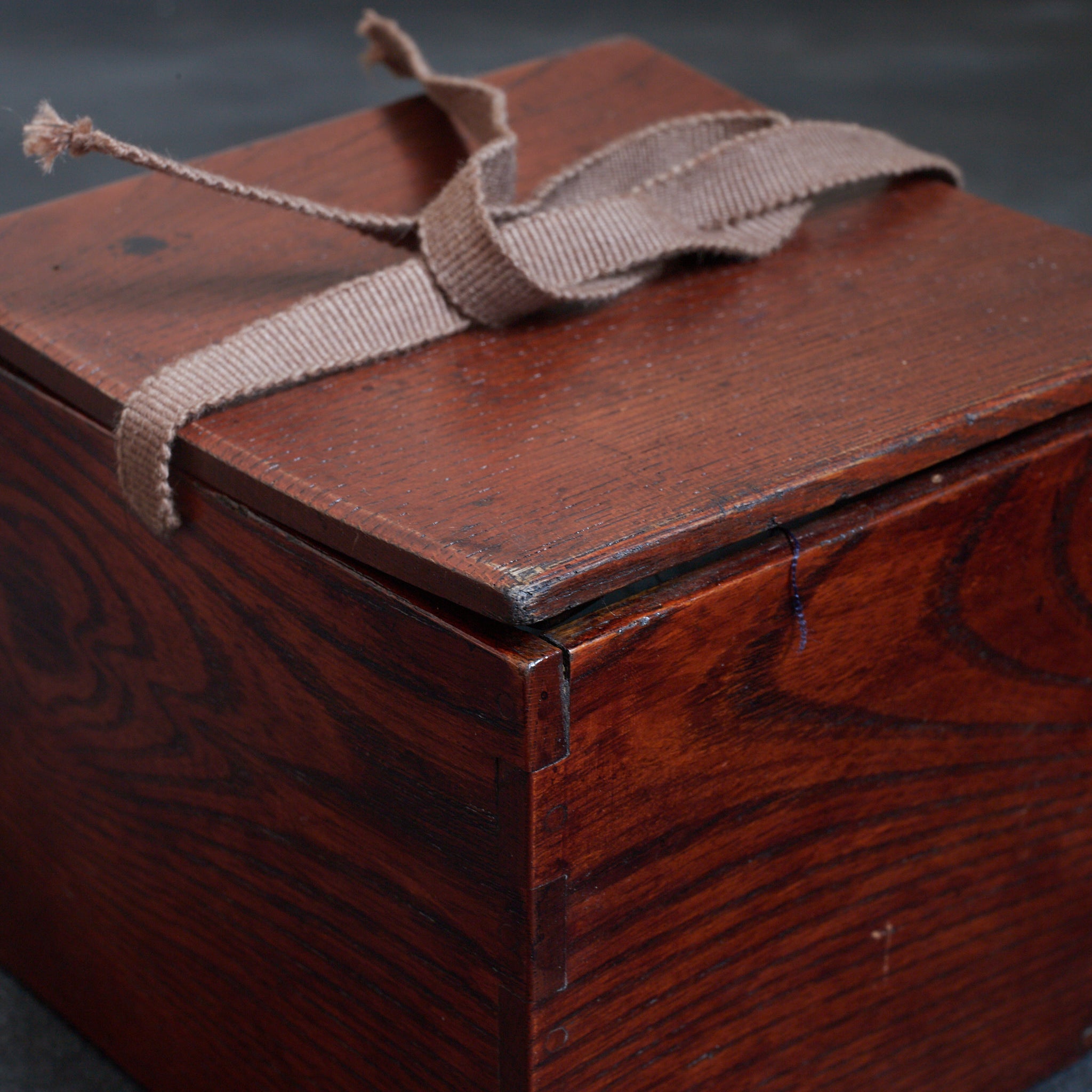 JAR, White porcelain, With wooden box, Joseon Dynasty（1392–1897CE）
