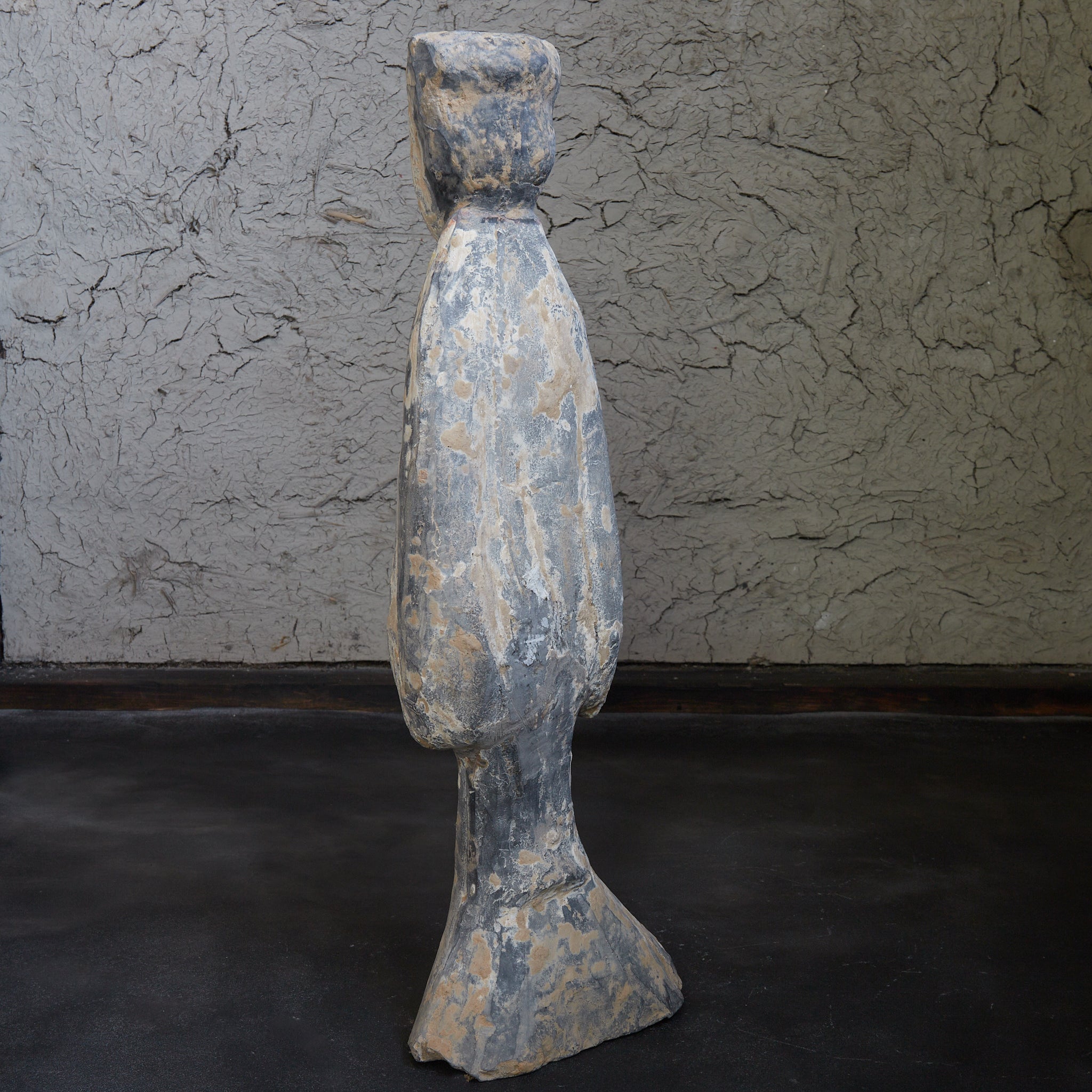 漢代 灰陶加彩 女子俑（206BCE–220CE）