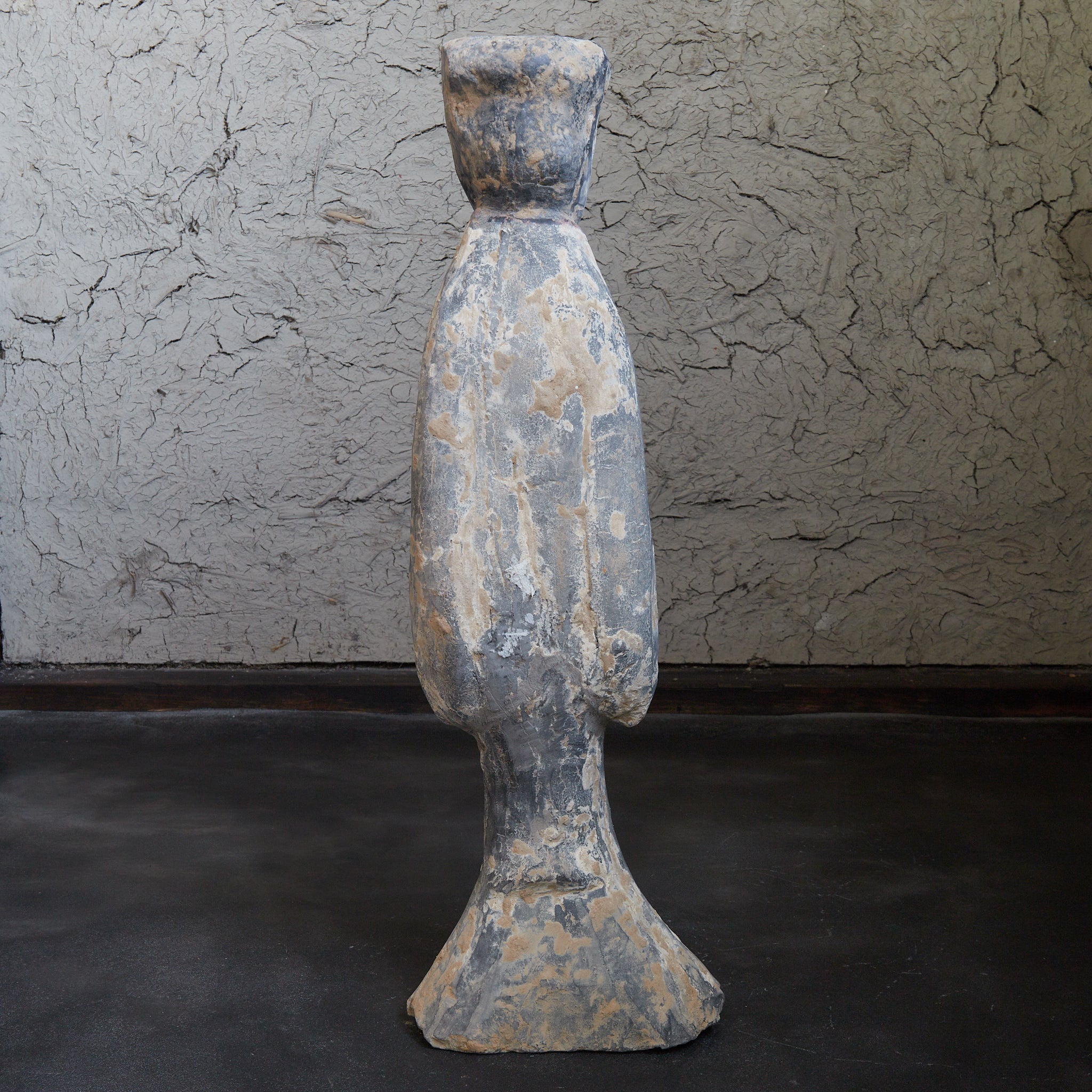 漢代 灰陶加彩 女子俑（206BCE–220CE）