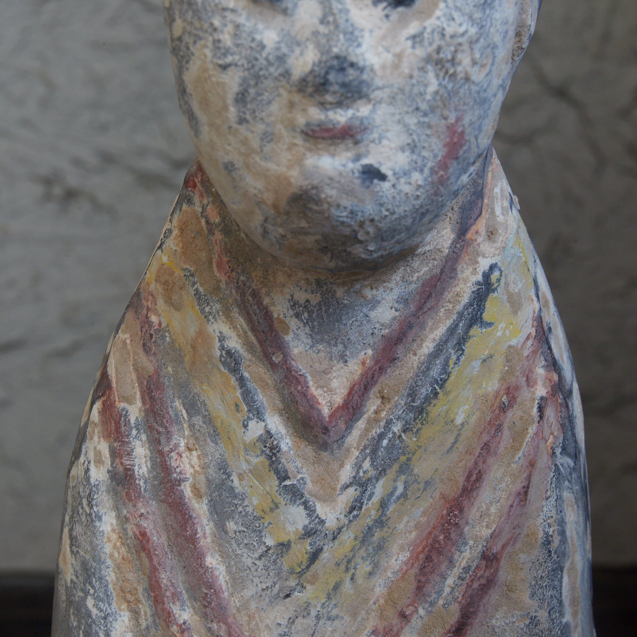 漢代 灰陶加彩 女子俑（206BCE–220CE）