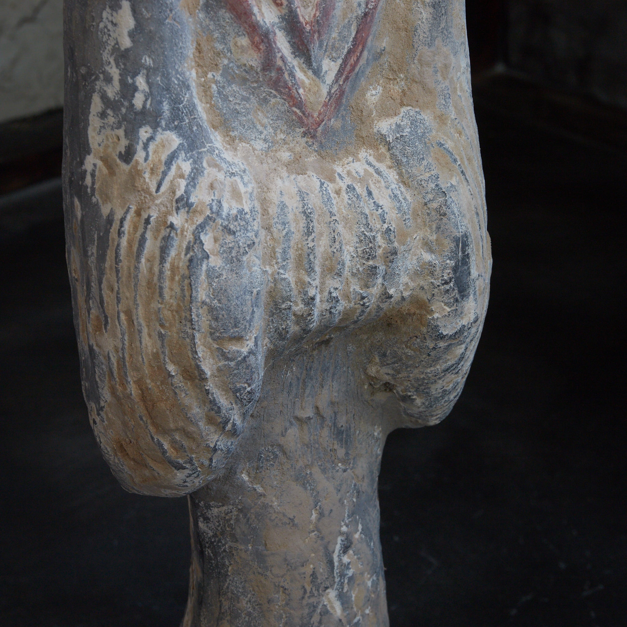 漢代 灰陶加彩 女子俑（206BCE–220CE）