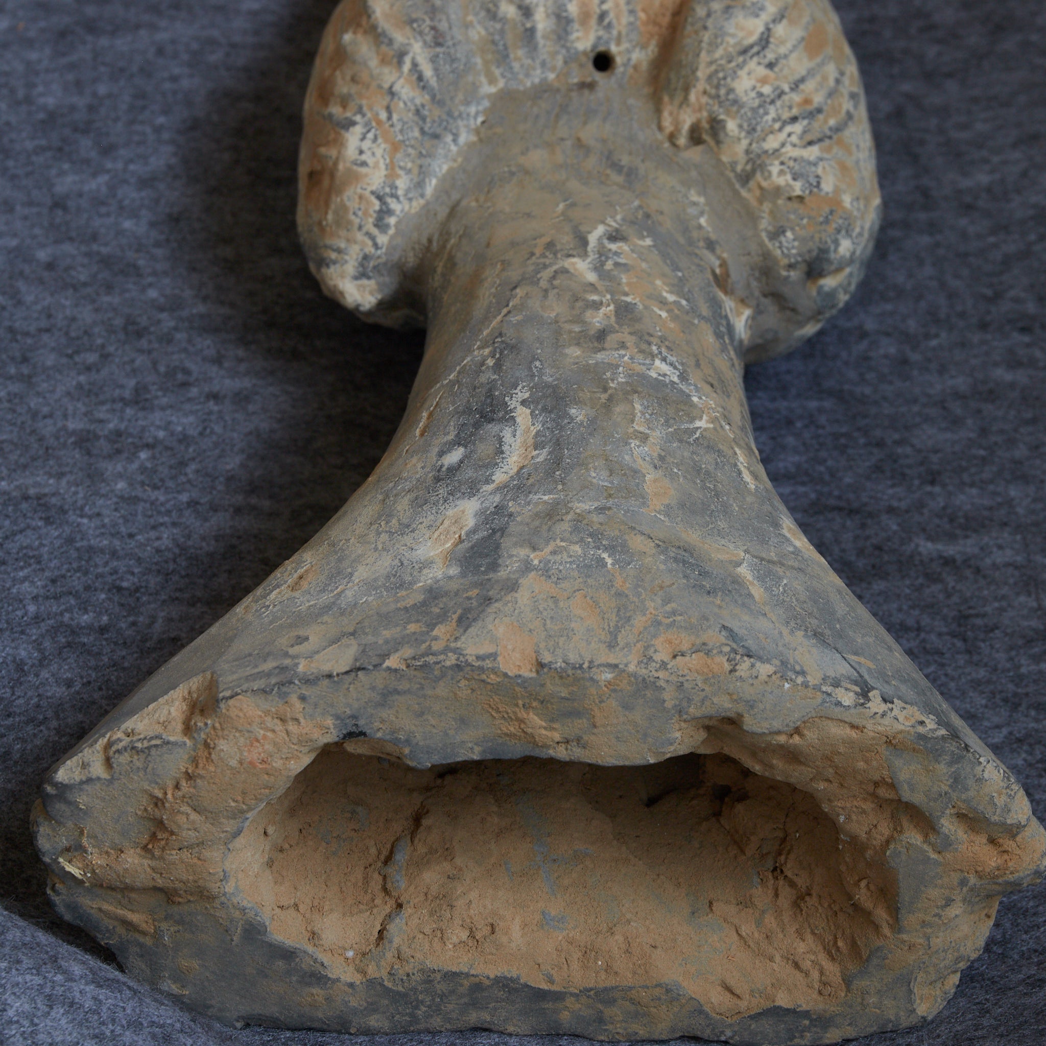漢代 灰陶加彩 女子俑（206BCE–220CE）