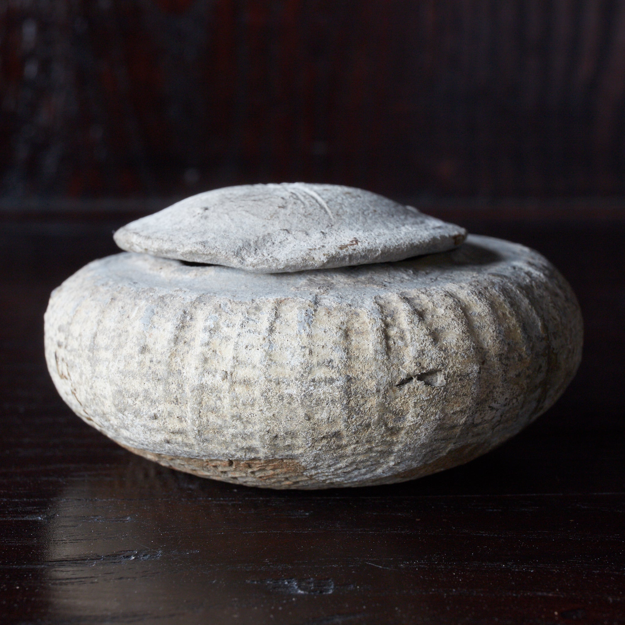 KLEINE DECKELDOSE, Ko-Seto, Kamakura-Zeit（1185–1333 n. Chr.）