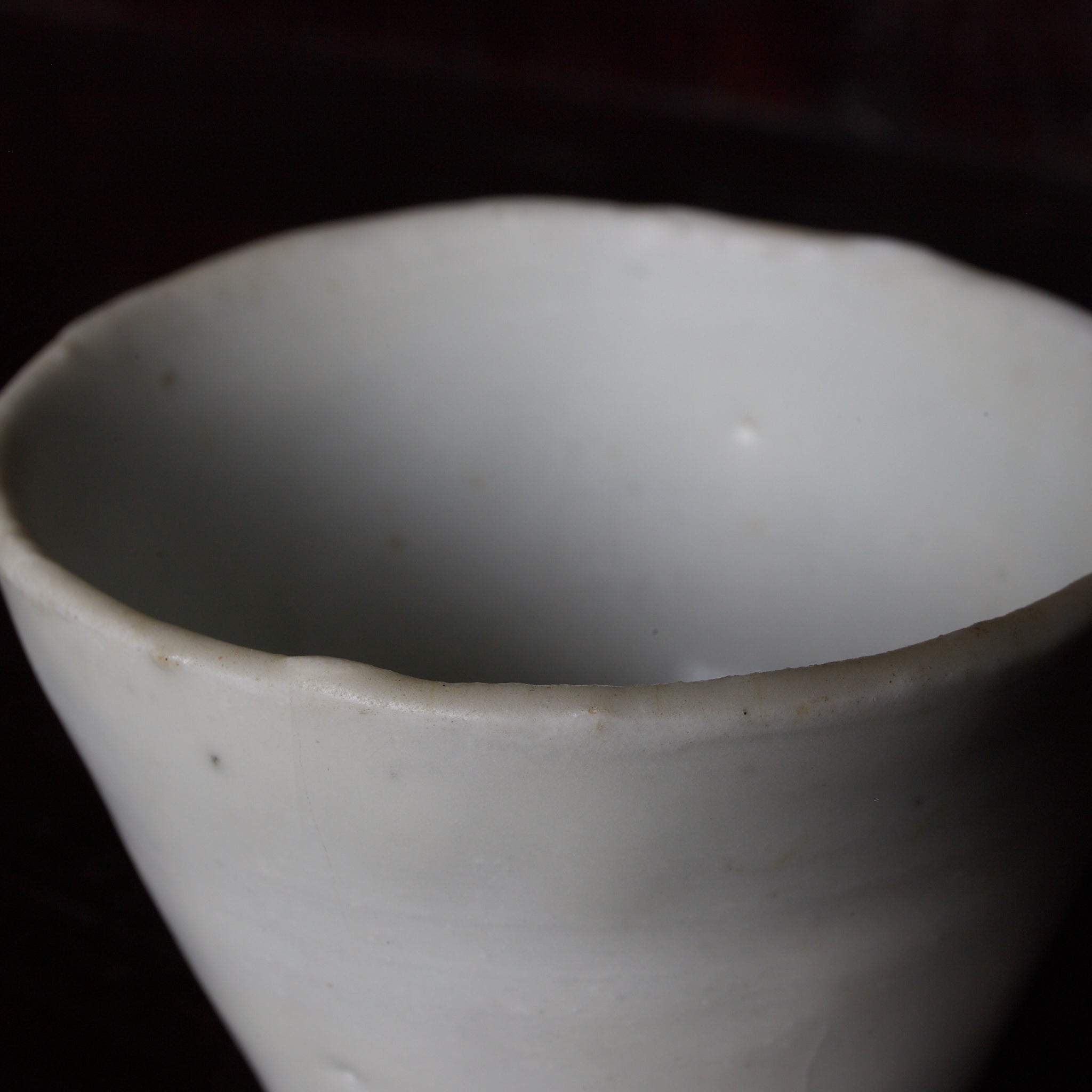 李朝　猪口 李朝 白磁猪口（1392–1897CE） | 入蘆花（ロカニイル）