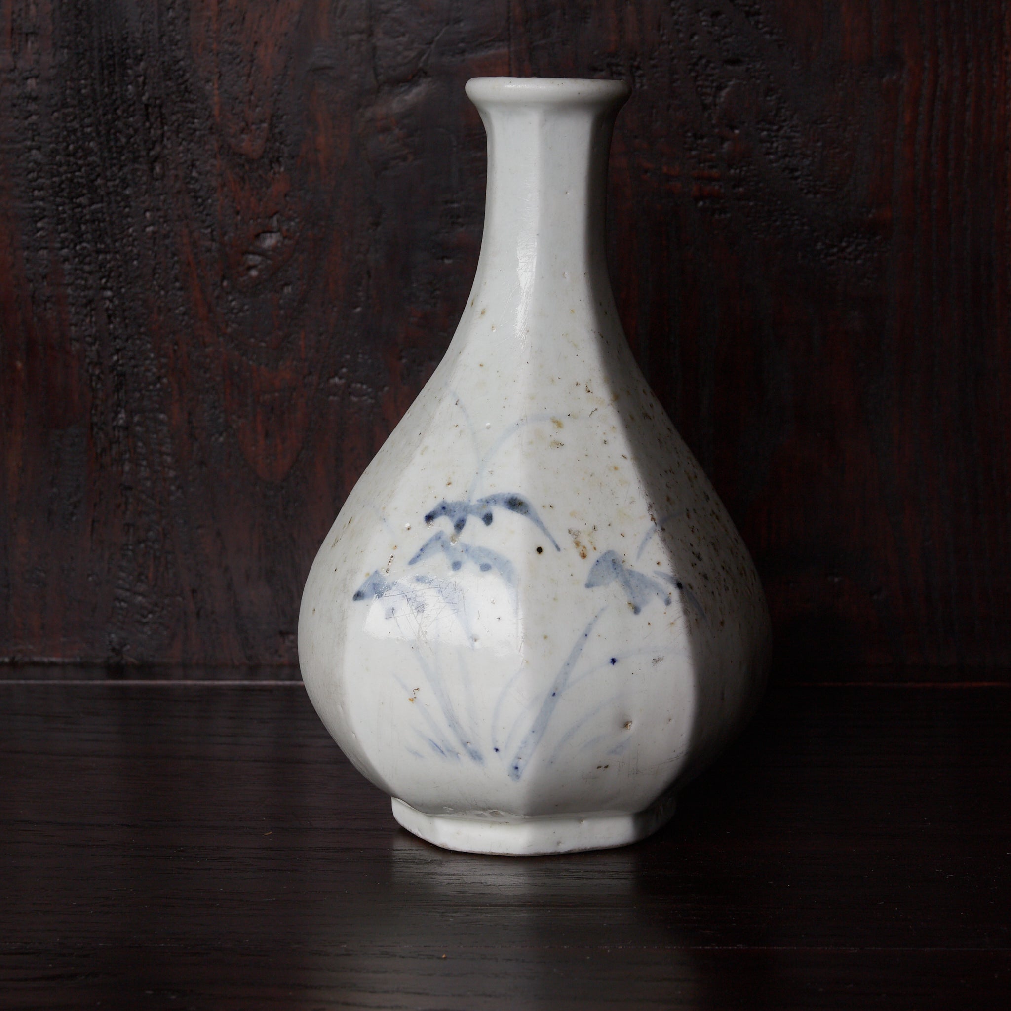 李朝 白磁青花笹文面取瓶（1392–1897CE） | 入蘆花（ロカニイル）