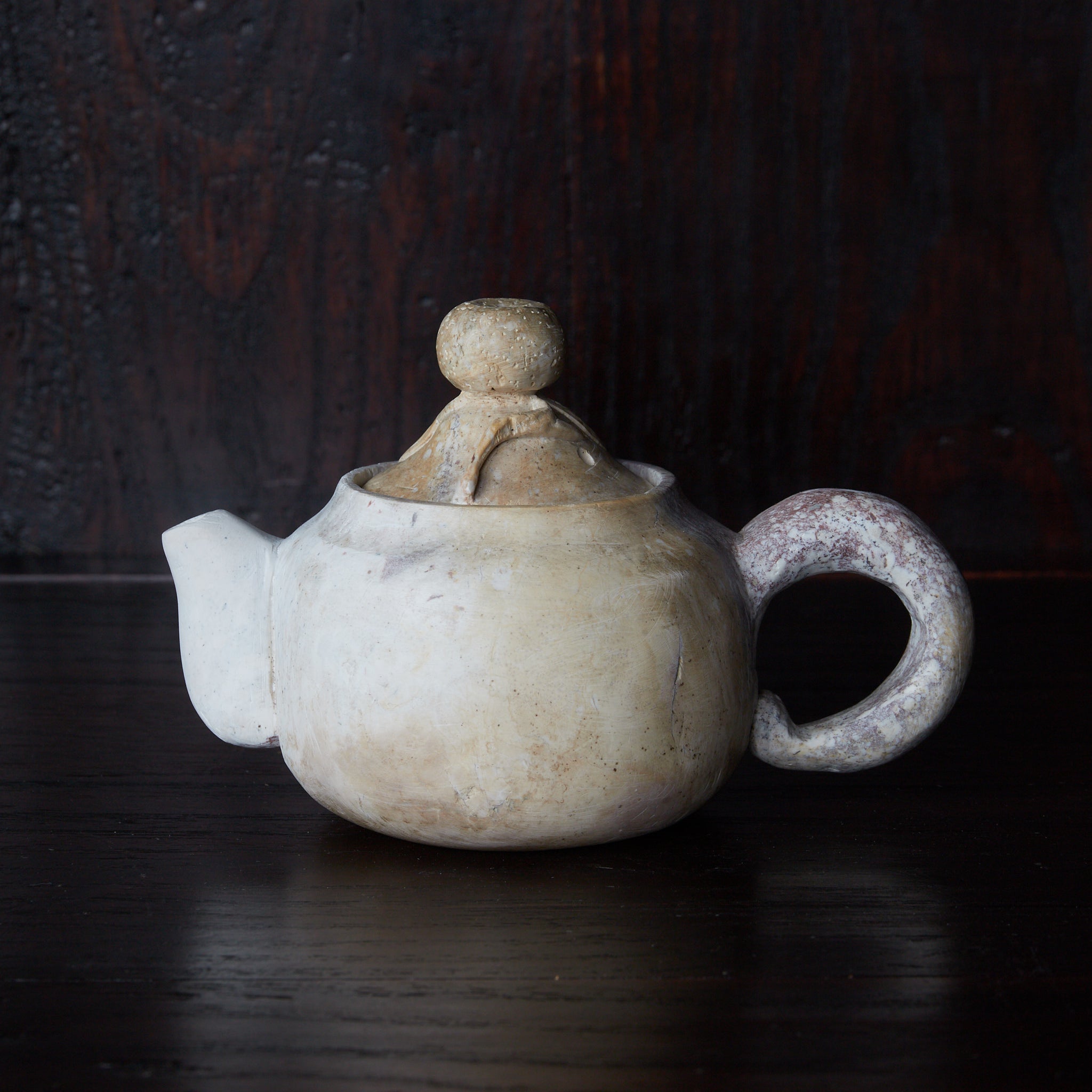 清代 石彫葉刻文茶壺（急須）（1616–1911CE）