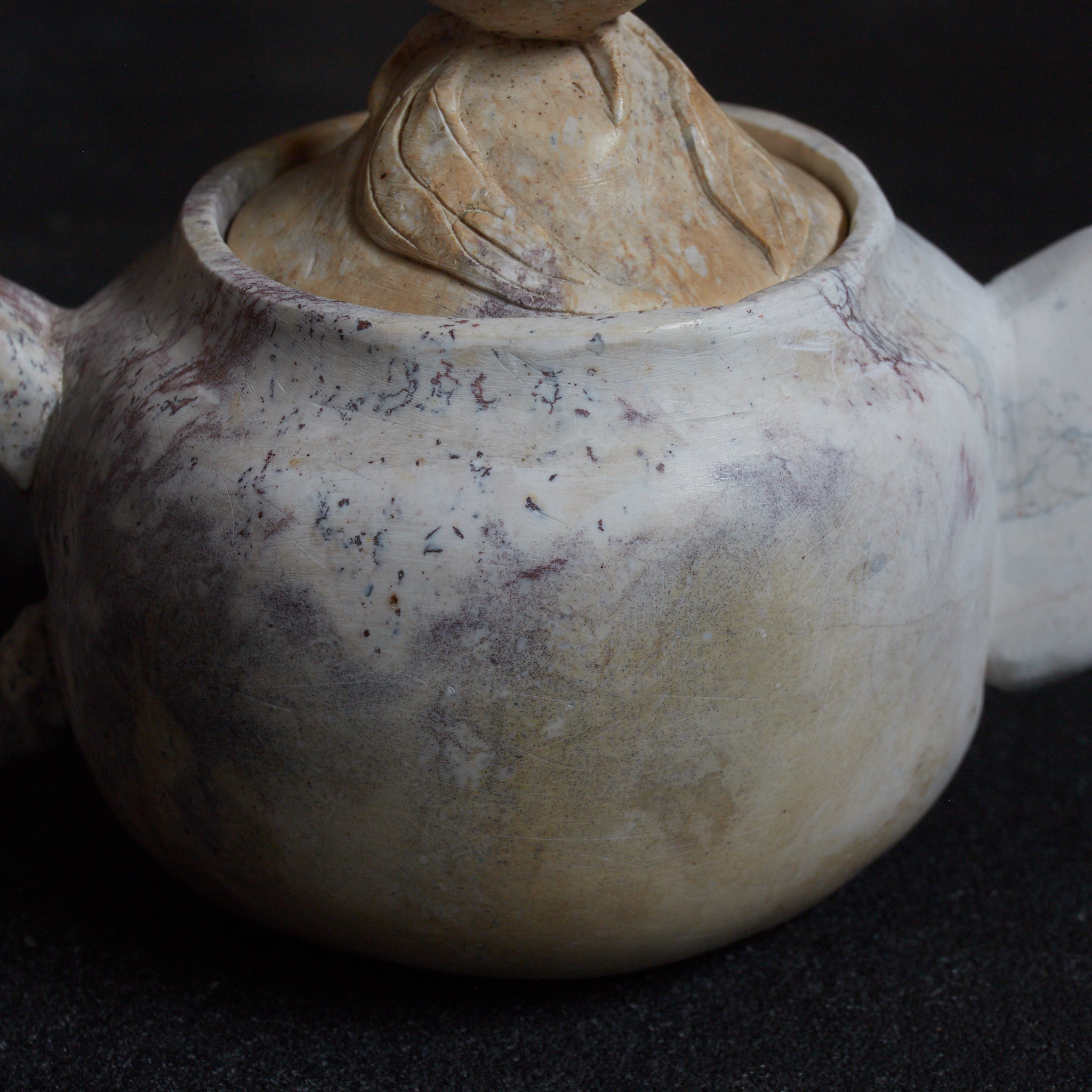 清代 石彫葉刻文茶壺（急須）（1616–1911CE）