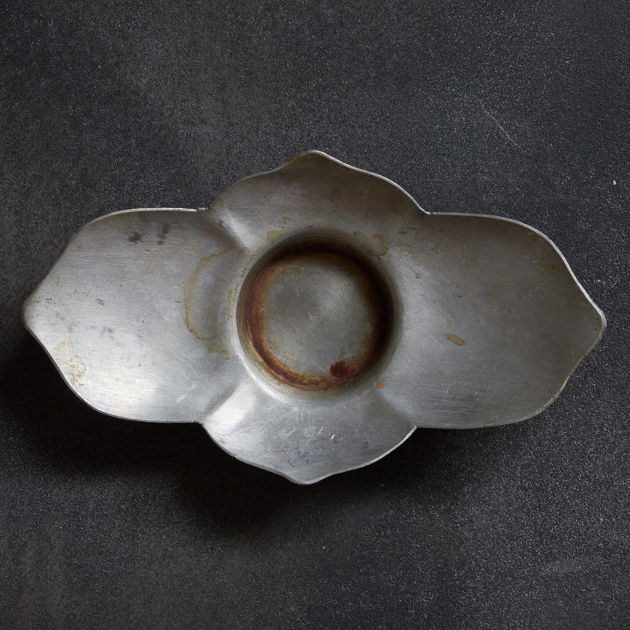清代 古錫輪花形茶托 5客揃 在銘（1616–1911CE）