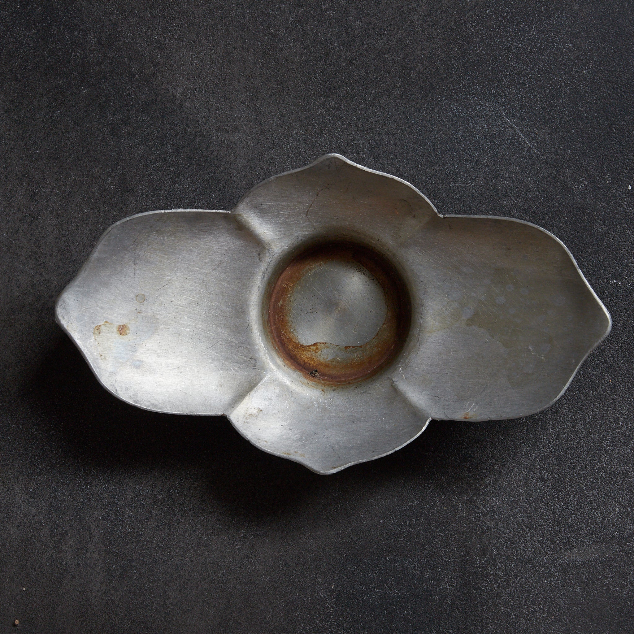 清代 古錫輪花形茶托 5客揃 在銘（1616–1911CE）