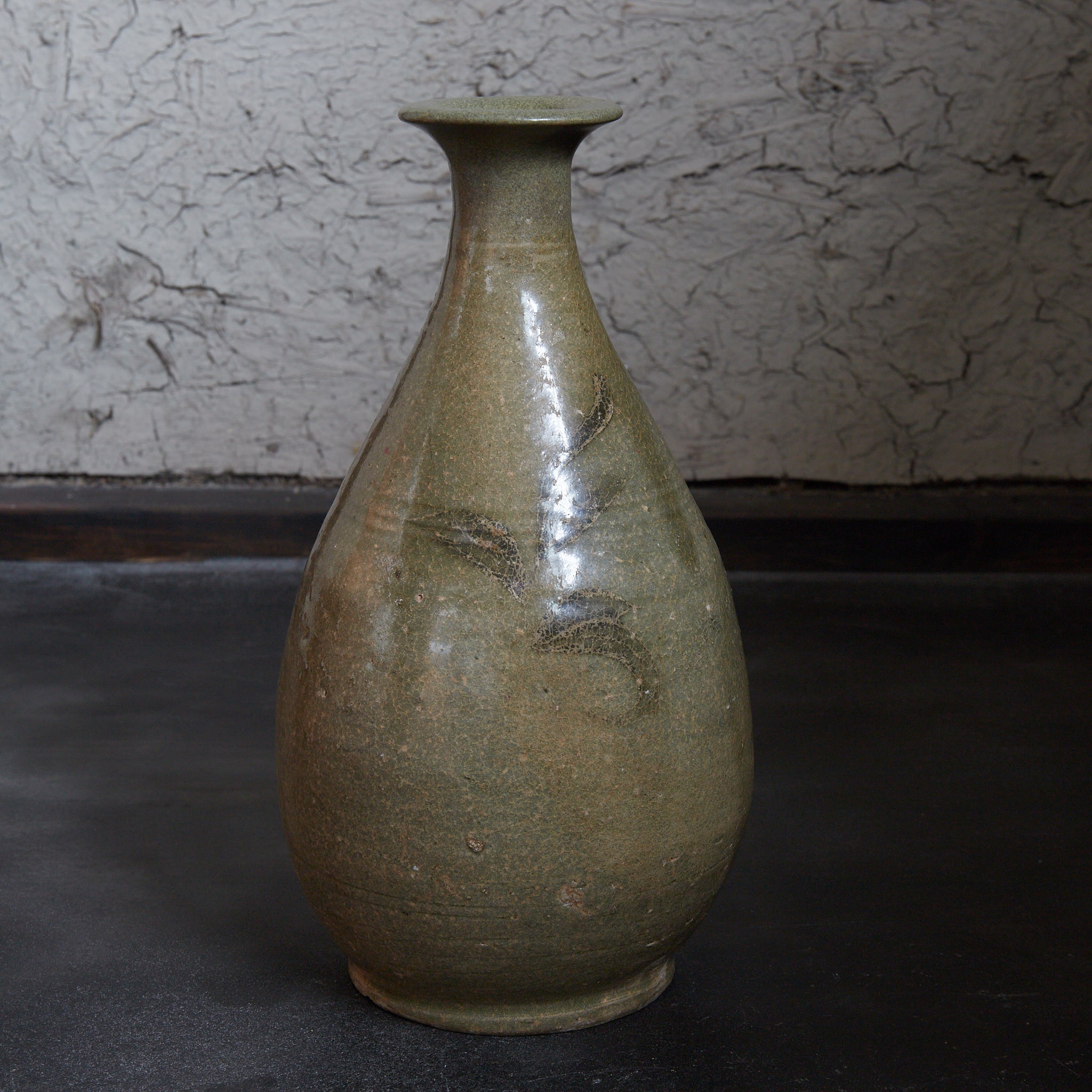 BOTTIGLIA, Smaltato a cenere, dipinta con ferro sottosmalto con motivo a erba, Dinastia Goryeo（918–1392 d.C.）