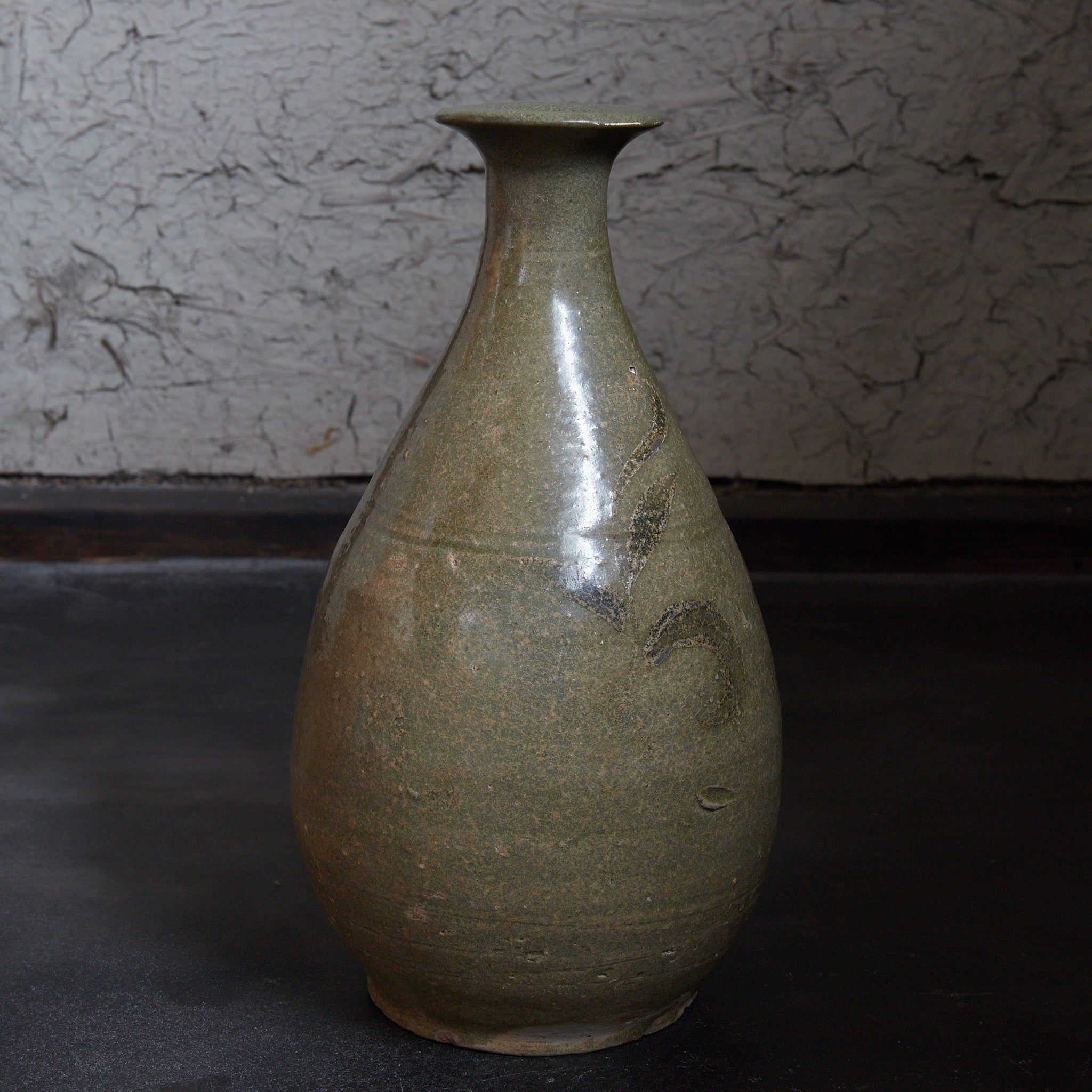 BOTTIGLIA, Smaltato a cenere, dipinta con ferro sottosmalto con motivo a erba, Dinastia Goryeo（918–1392 d.C.）