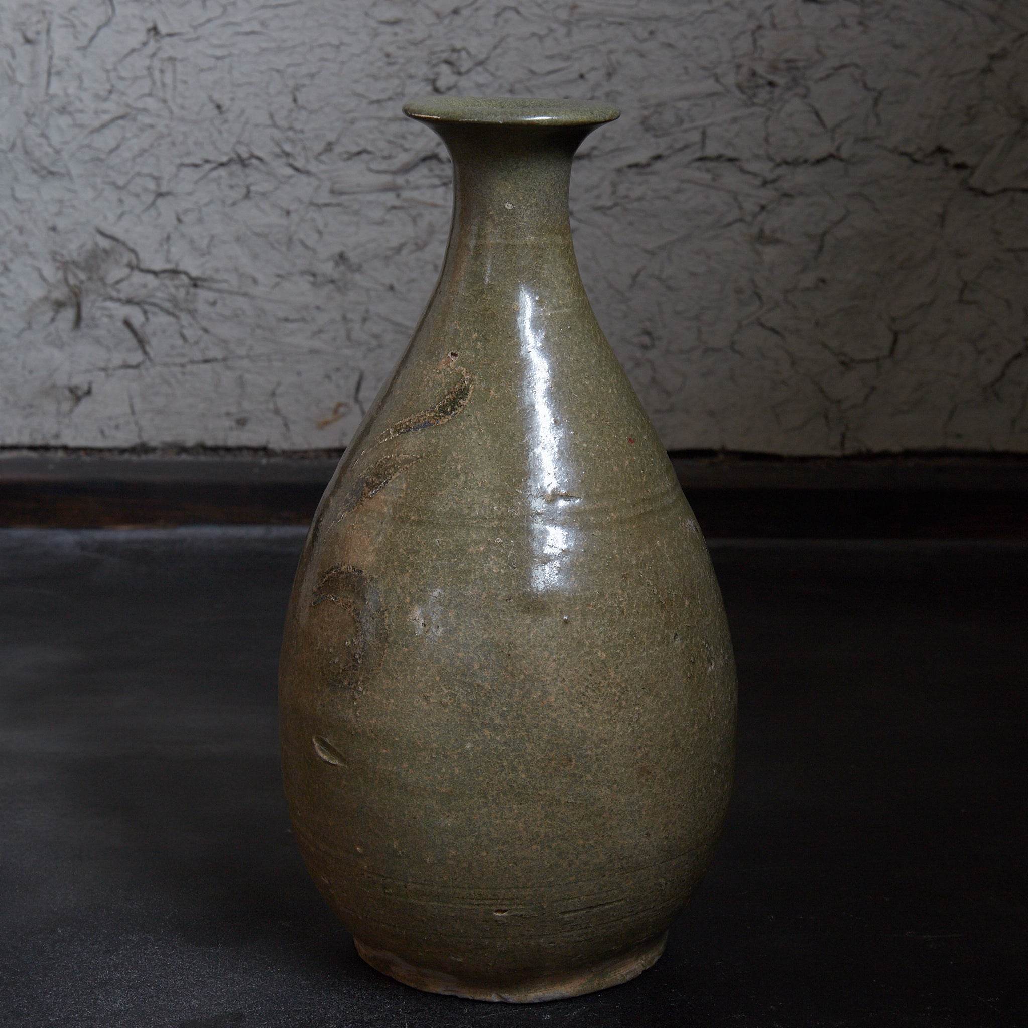 BOTTIGLIA, Smaltato a cenere, dipinta con ferro sottosmalto con motivo a erba, Dinastia Goryeo（918–1392 d.C.）