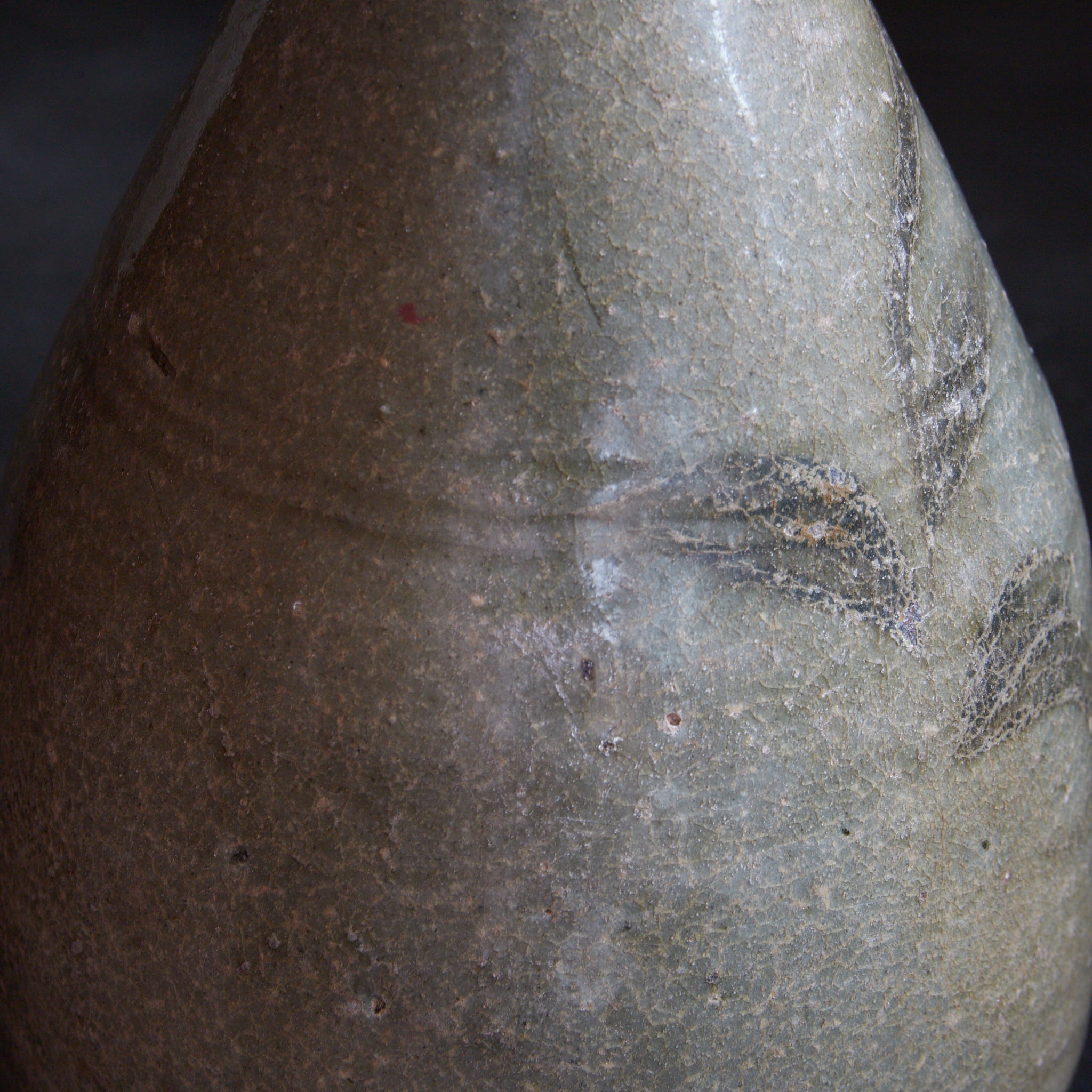 BOTTIGLIA, Smaltato a cenere, dipinta con ferro sottosmalto con motivo a erba, Dinastia Goryeo（918–1392 d.C.）