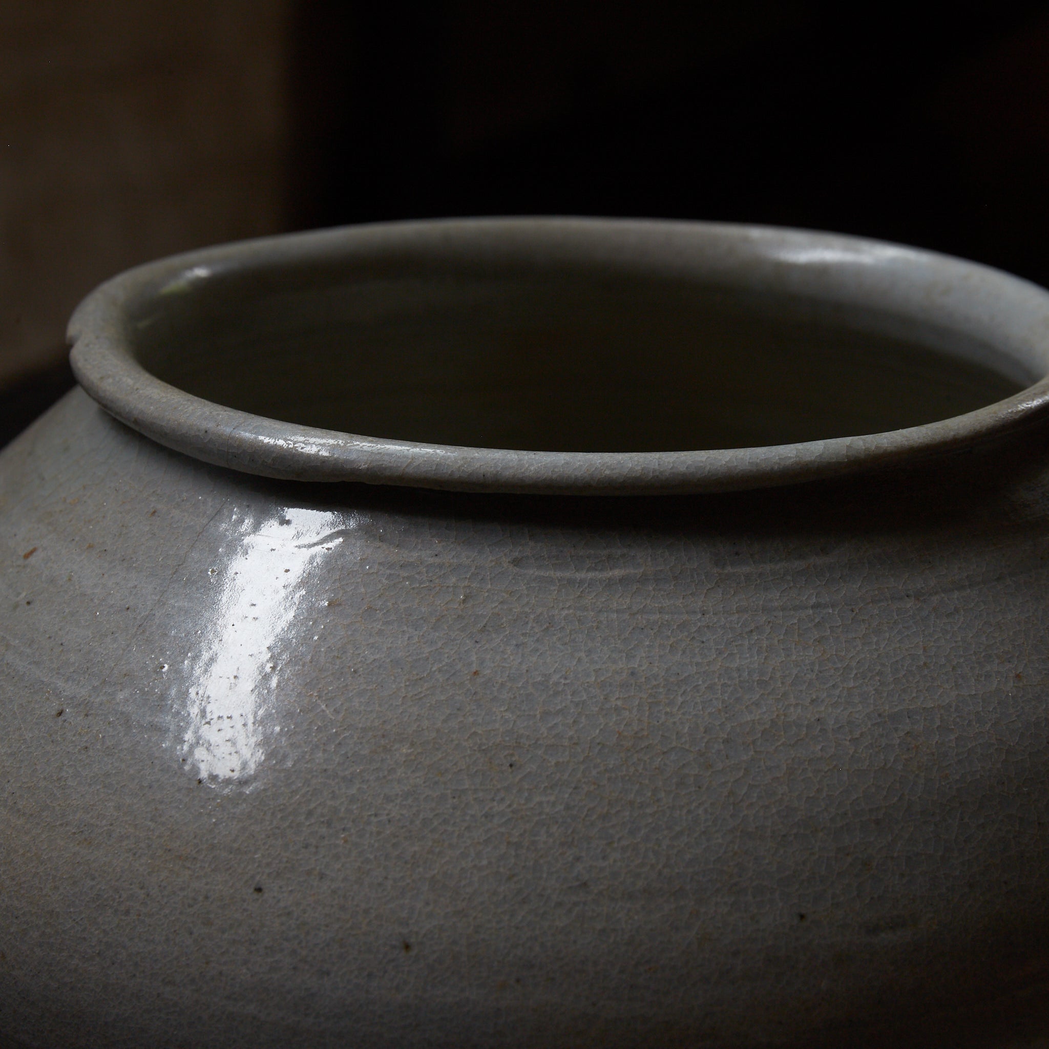 VASO GLOBULARE, Stile Gimhae, porcellana bianca, Dinastia Joseon（1392–1897 d.C.）