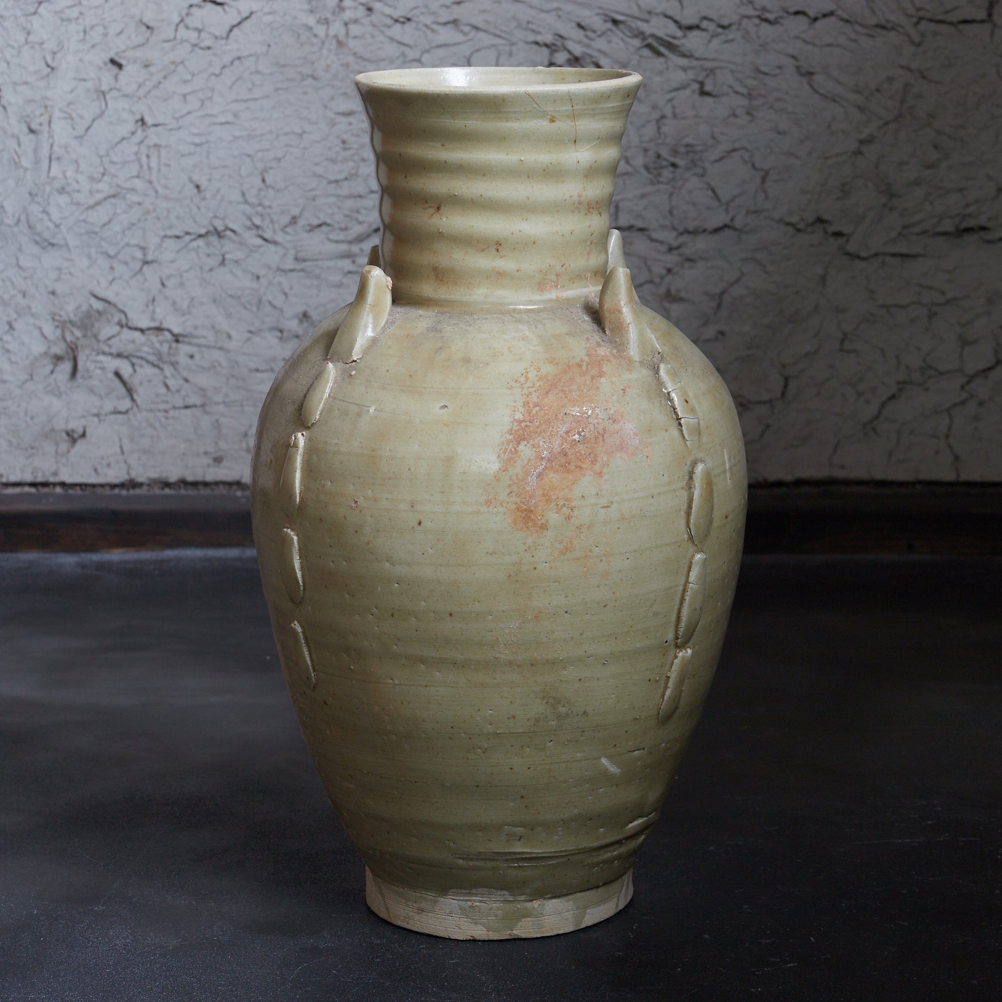 BOUTEILLE, four Cizhou, céladon avec décor appliqué, Dynastie Song（960–1279 apr. J.-C.）