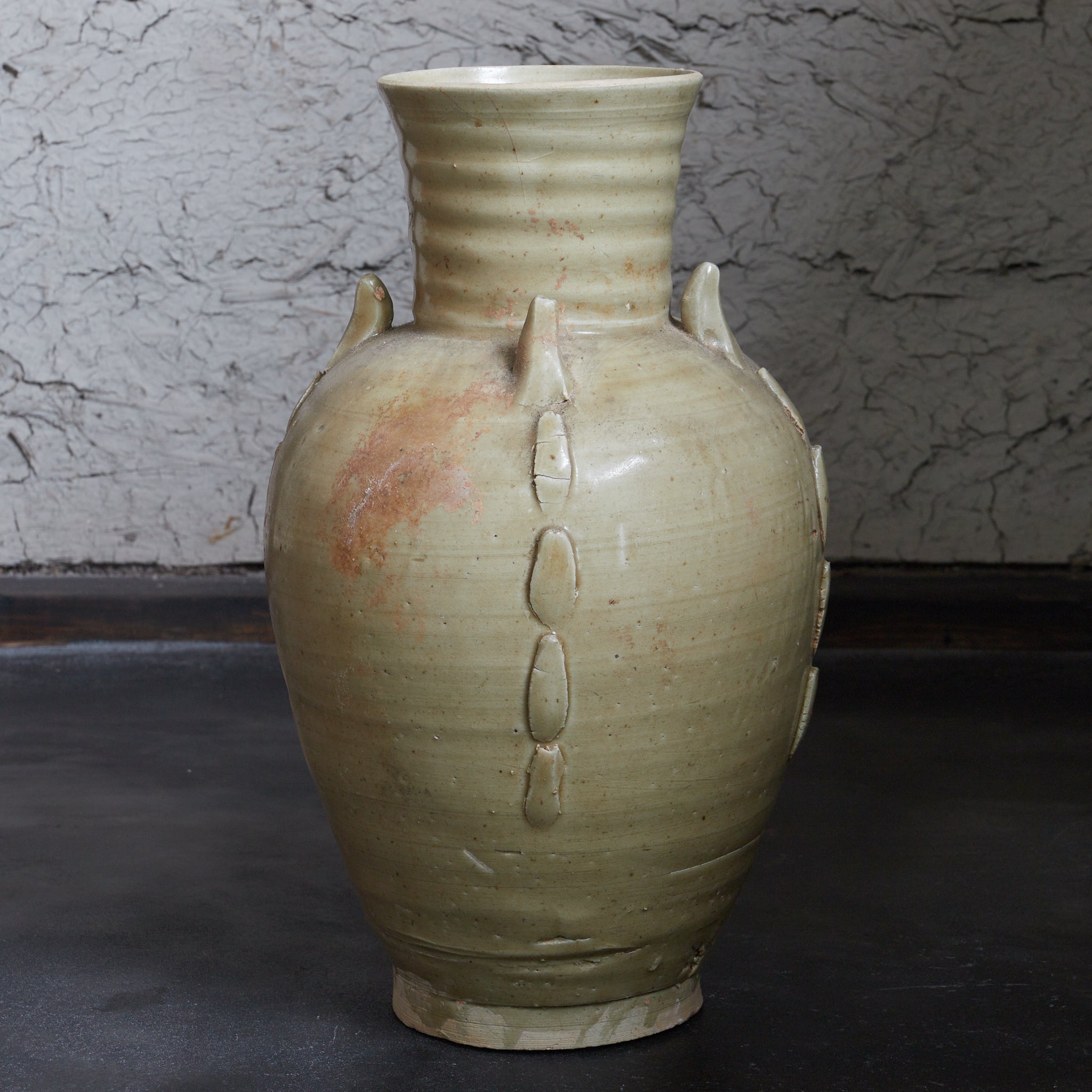 BOUTEILLE, four Cizhou, céladon avec décor appliqué, Dynastie Song（960–1279 apr. J.-C.）